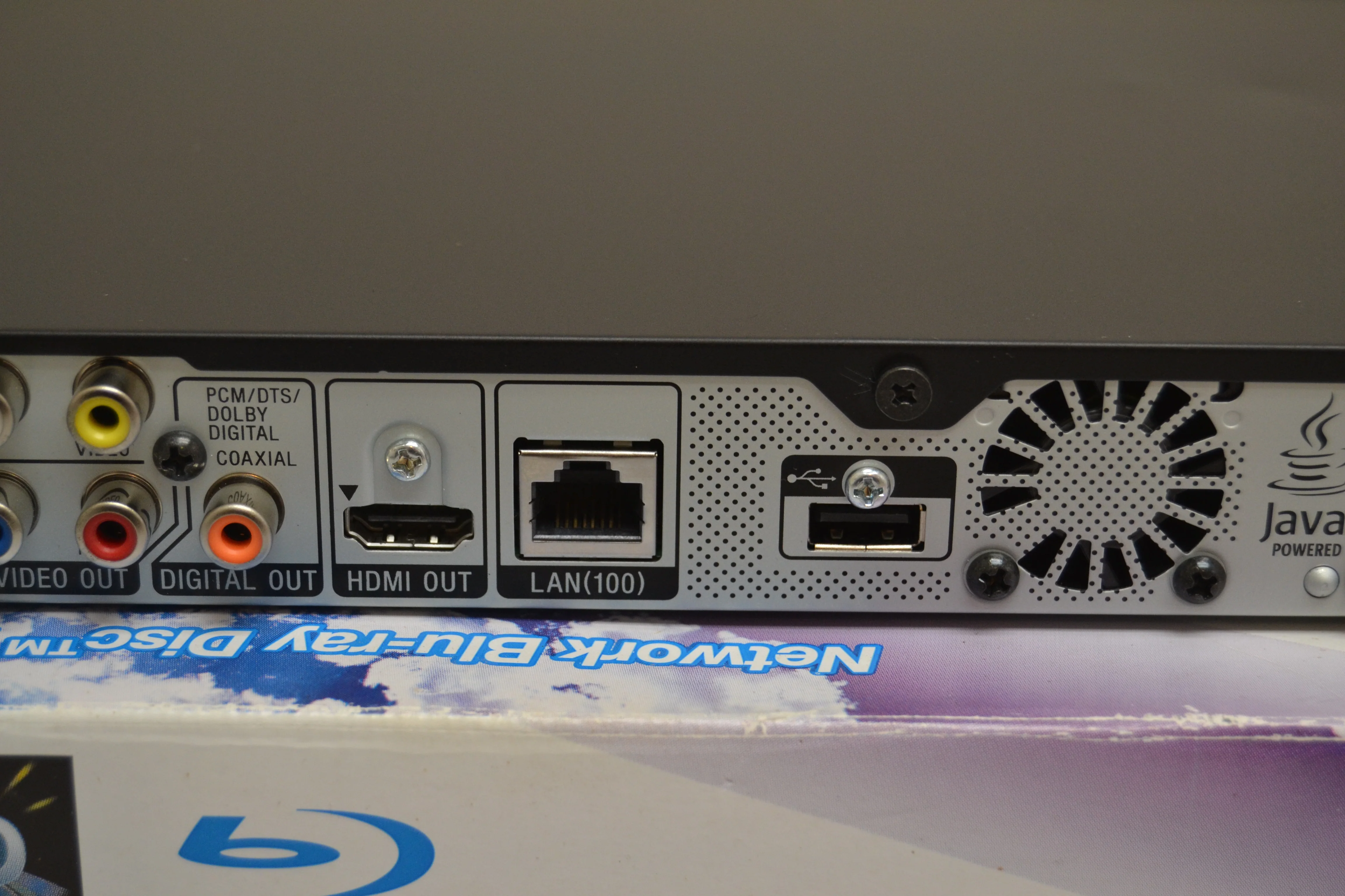 Sony BDP-S580 3D Blu-ray player with Wi-Fi® * Box * Remote * Manual - Image 14