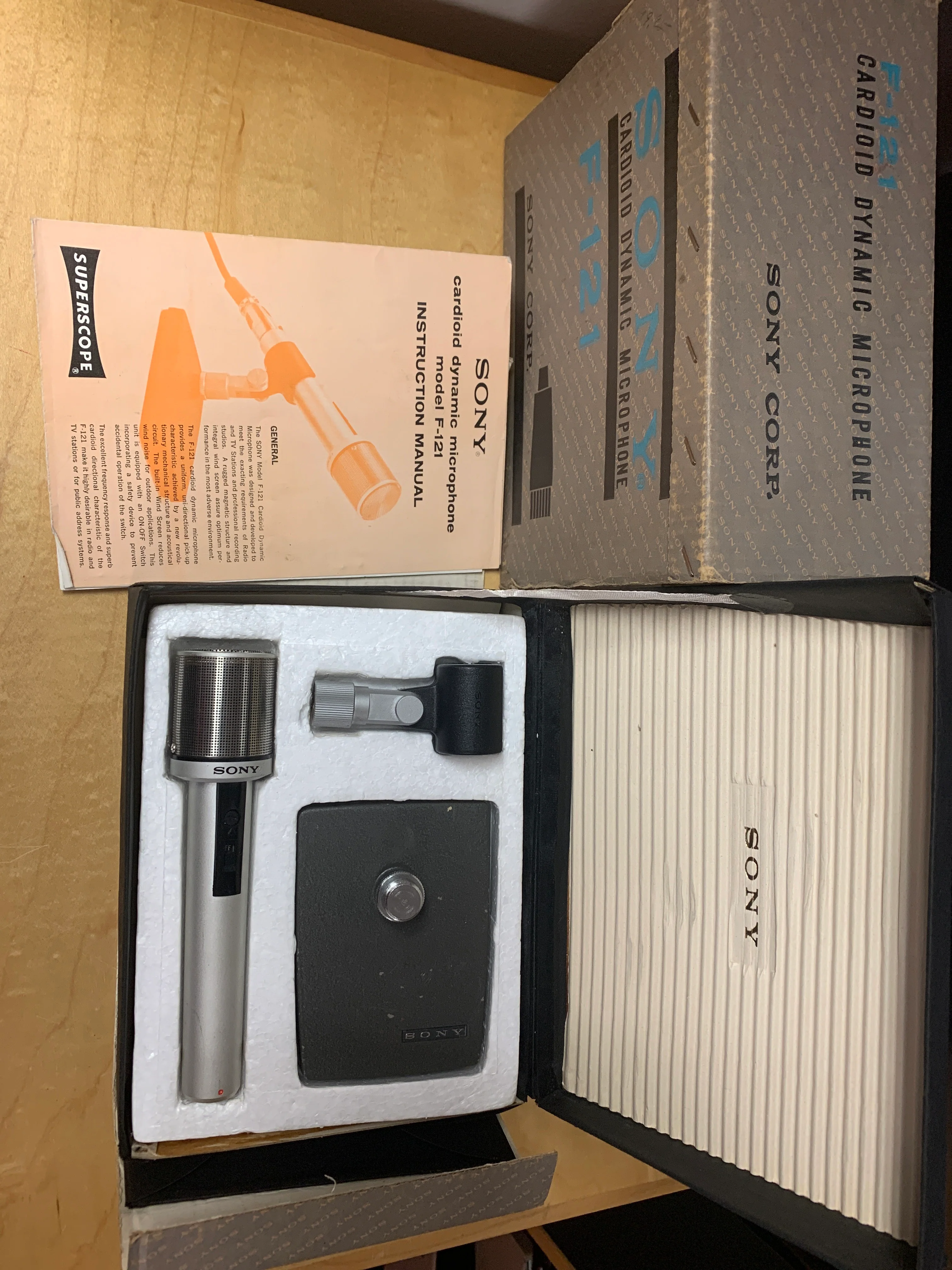 Sony Cardioid Dynamic Microphone F-121 Dynamic Microphone F-121 w/ Box & Manual - Image 2