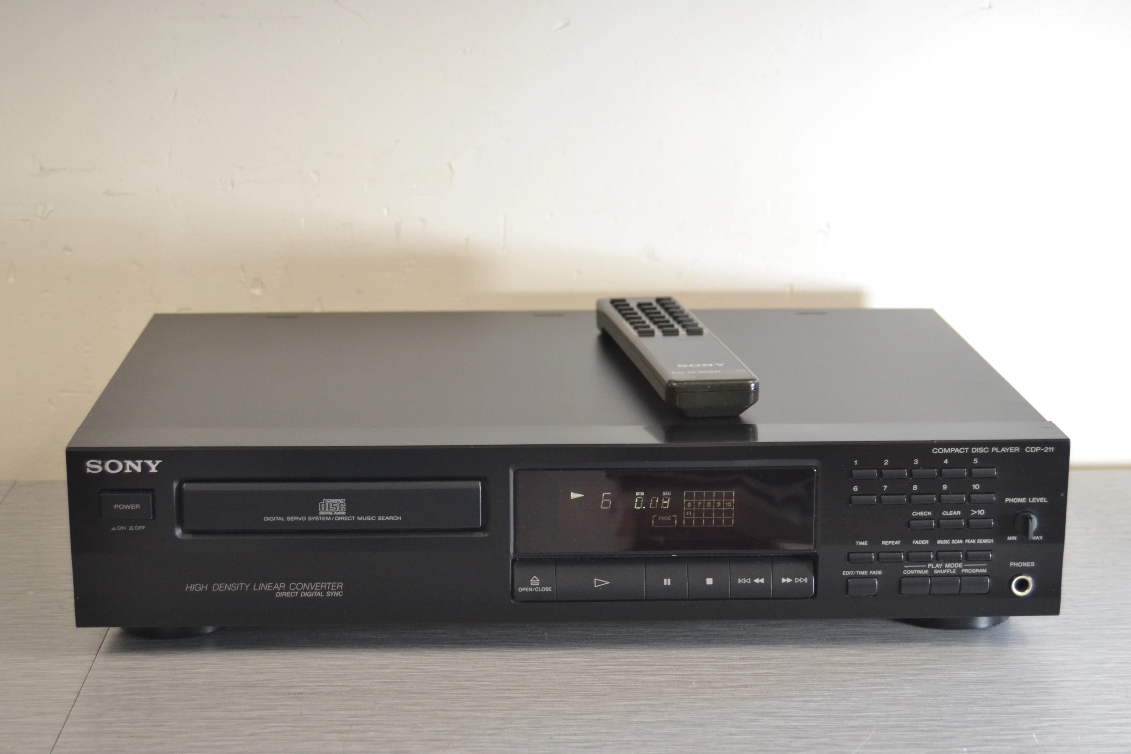 Sony CDP-211 Single CD Player * Remote