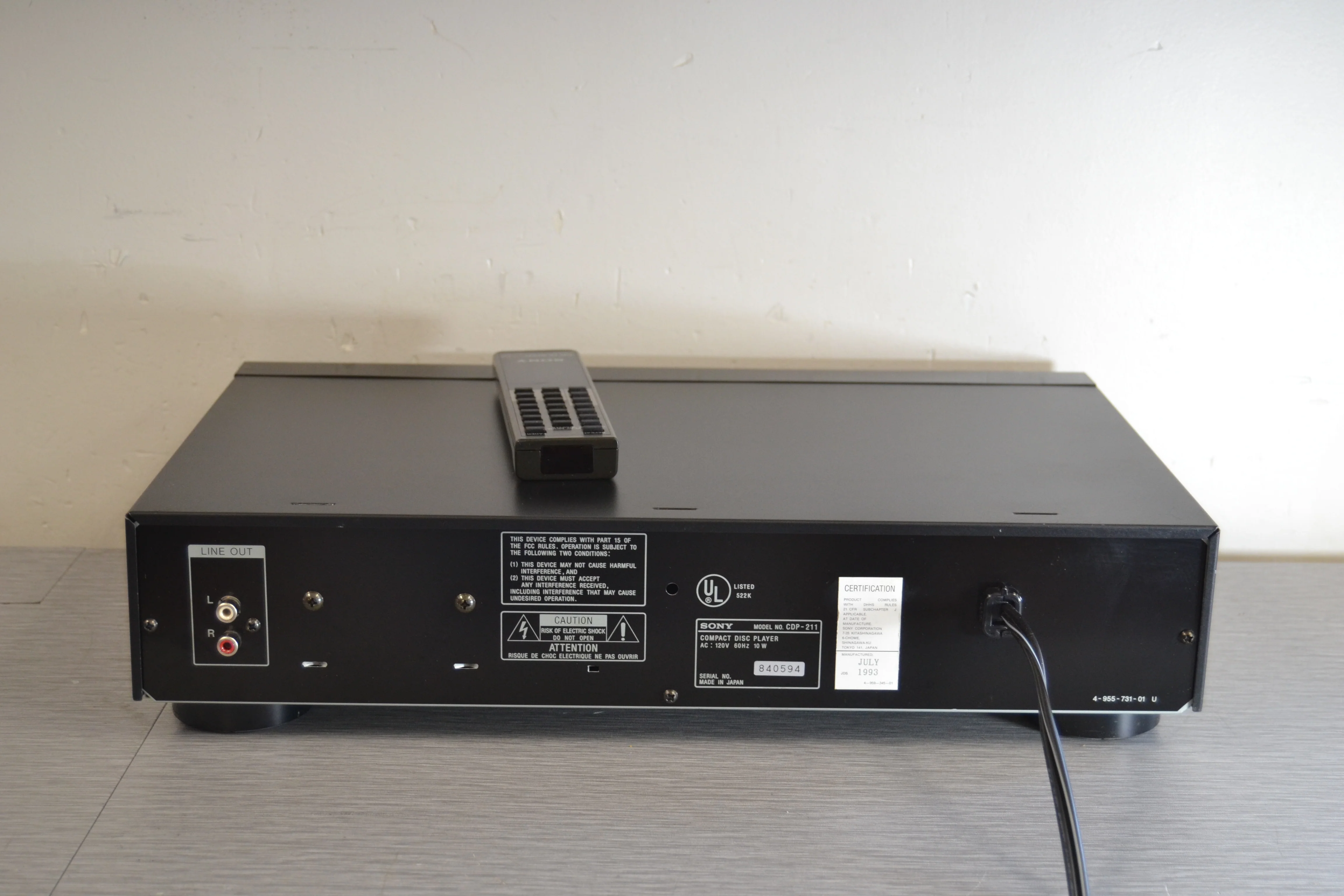 Sony CDP-211 Single CD Player * Remote - Image 9