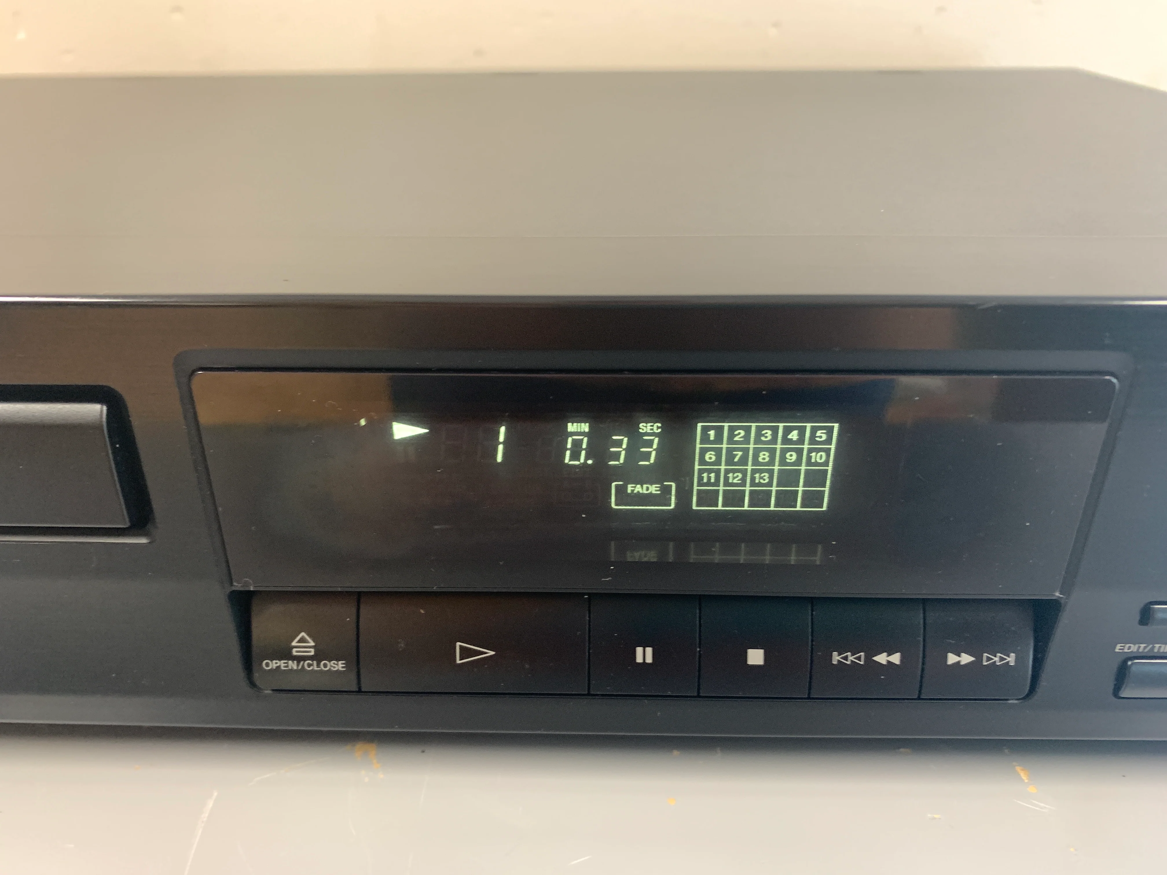 Sony CDP-211 Single Compact Disc Player - Image 4