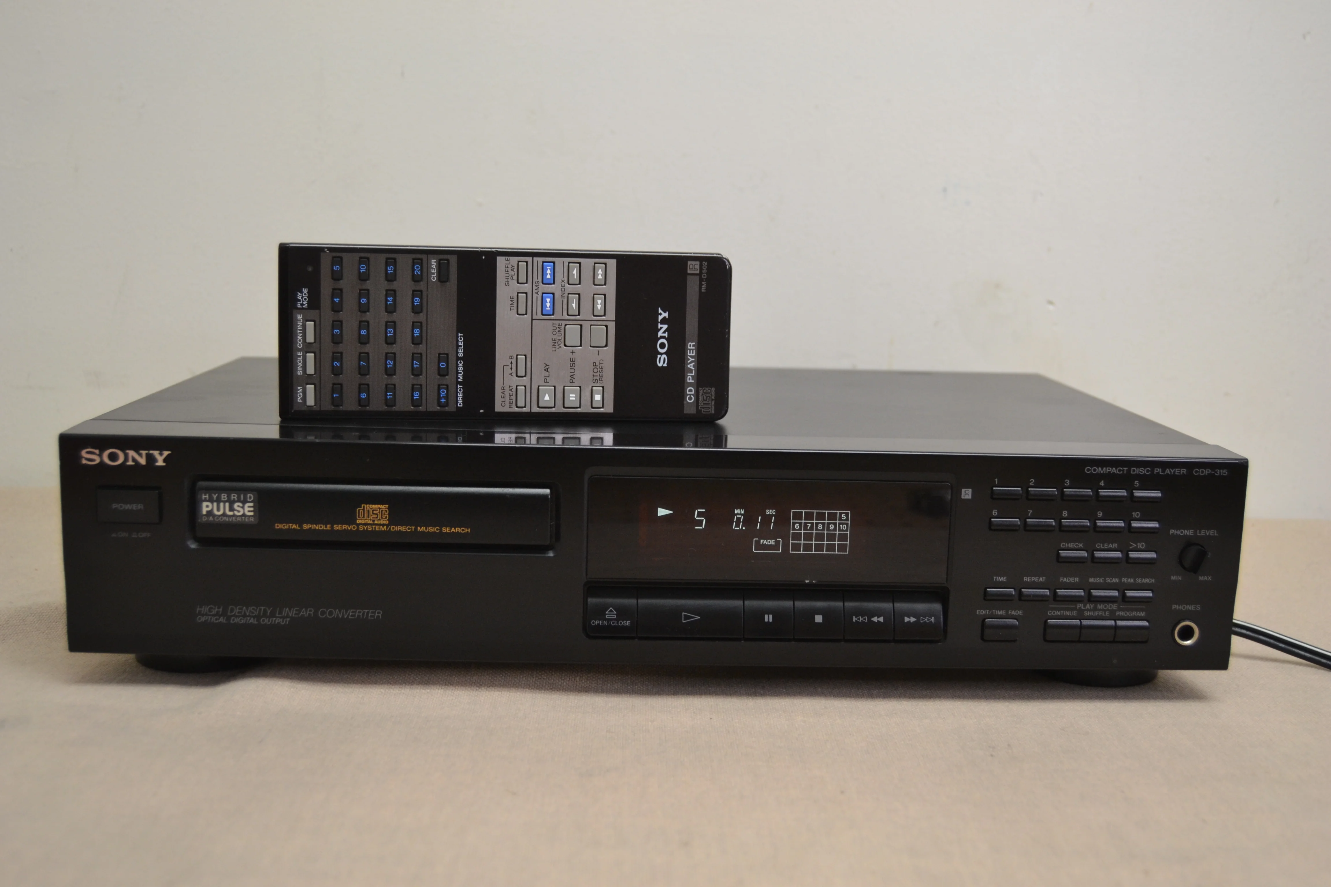 Sony CDP-315 Single CD Player * Remote * 1994