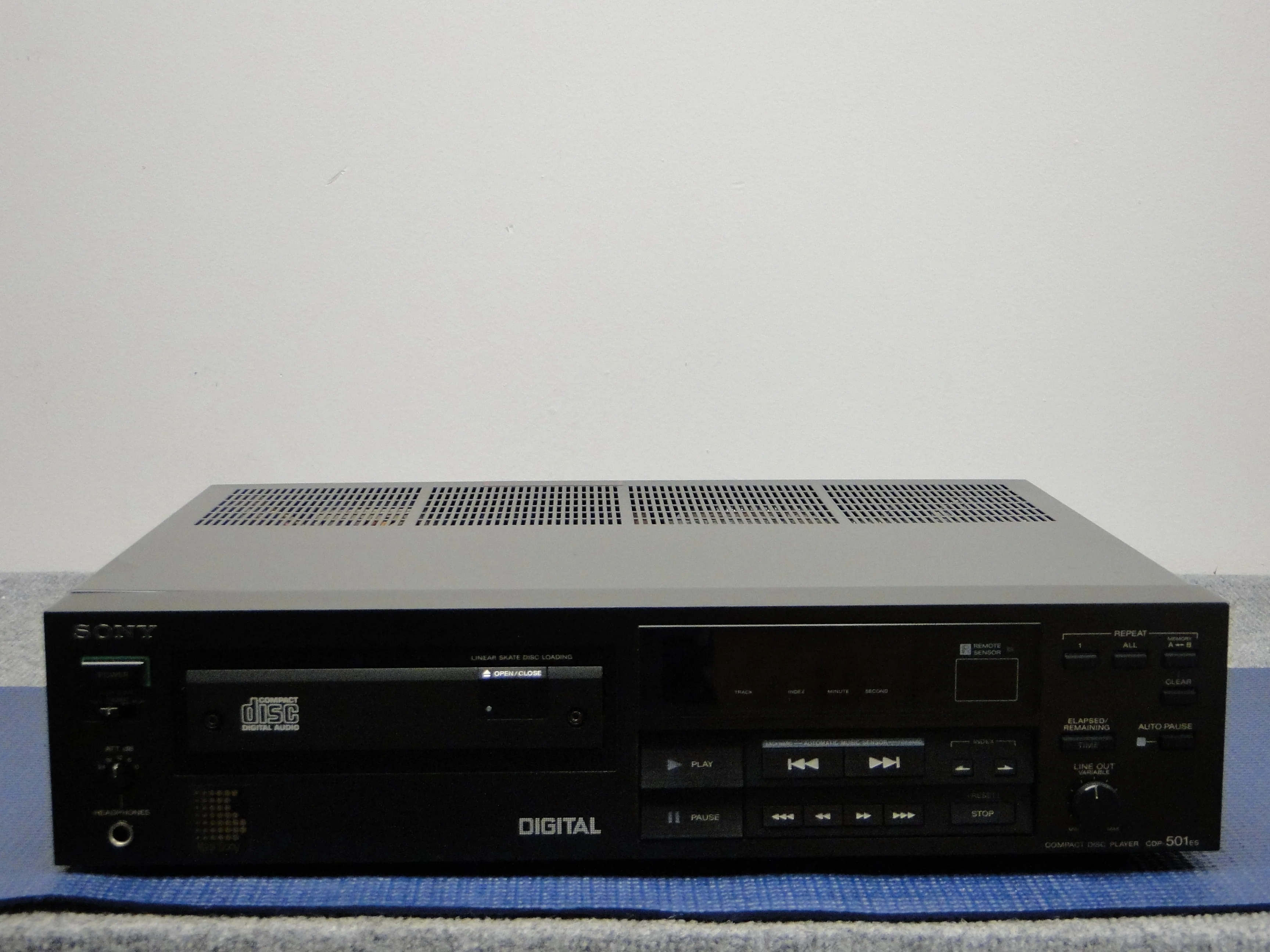 Sony CDP-501es Single CD Player - Image 2