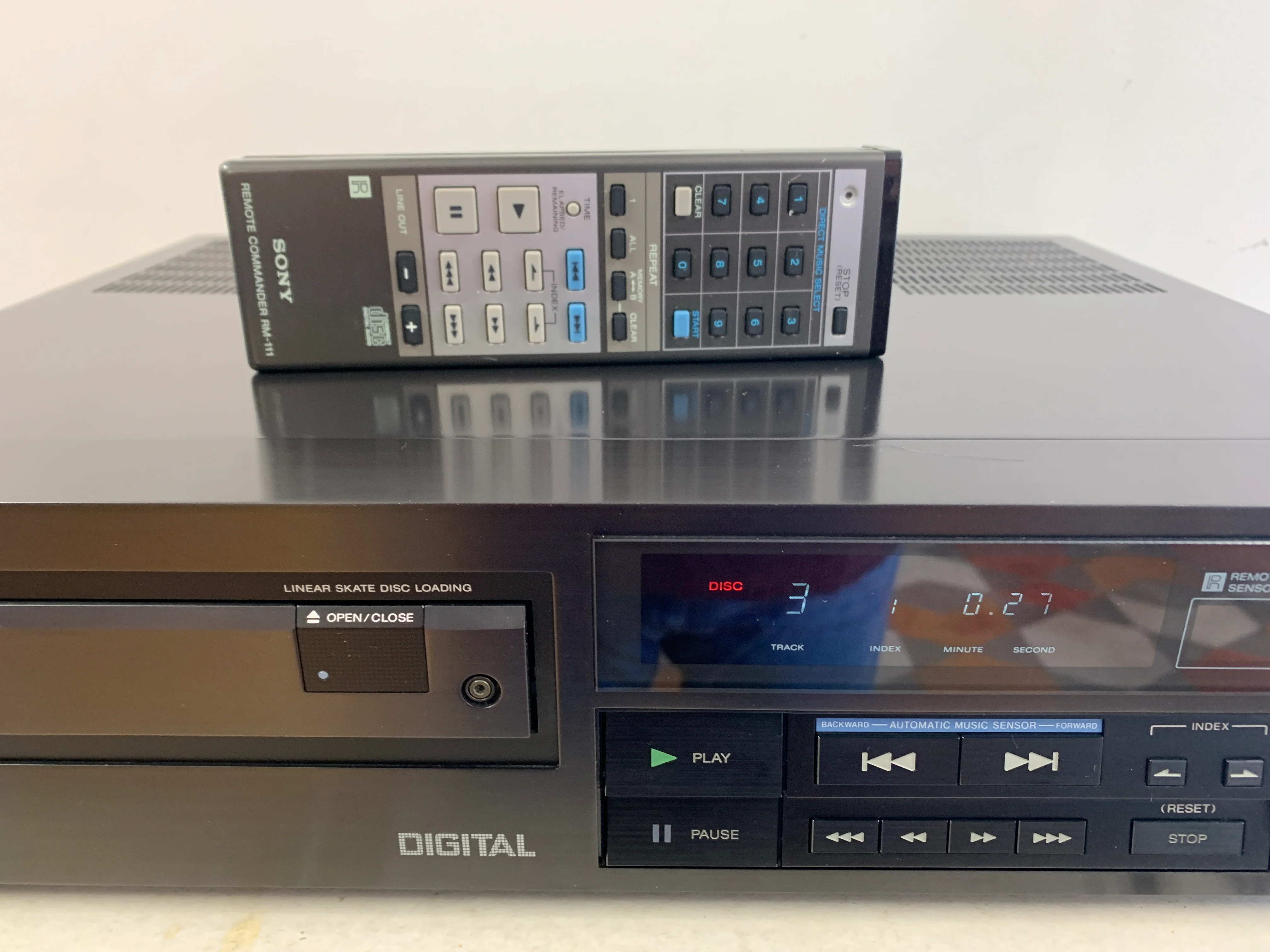 Sony CDP-501ES Single CD Player * Remote * Manual * Box - Image 5