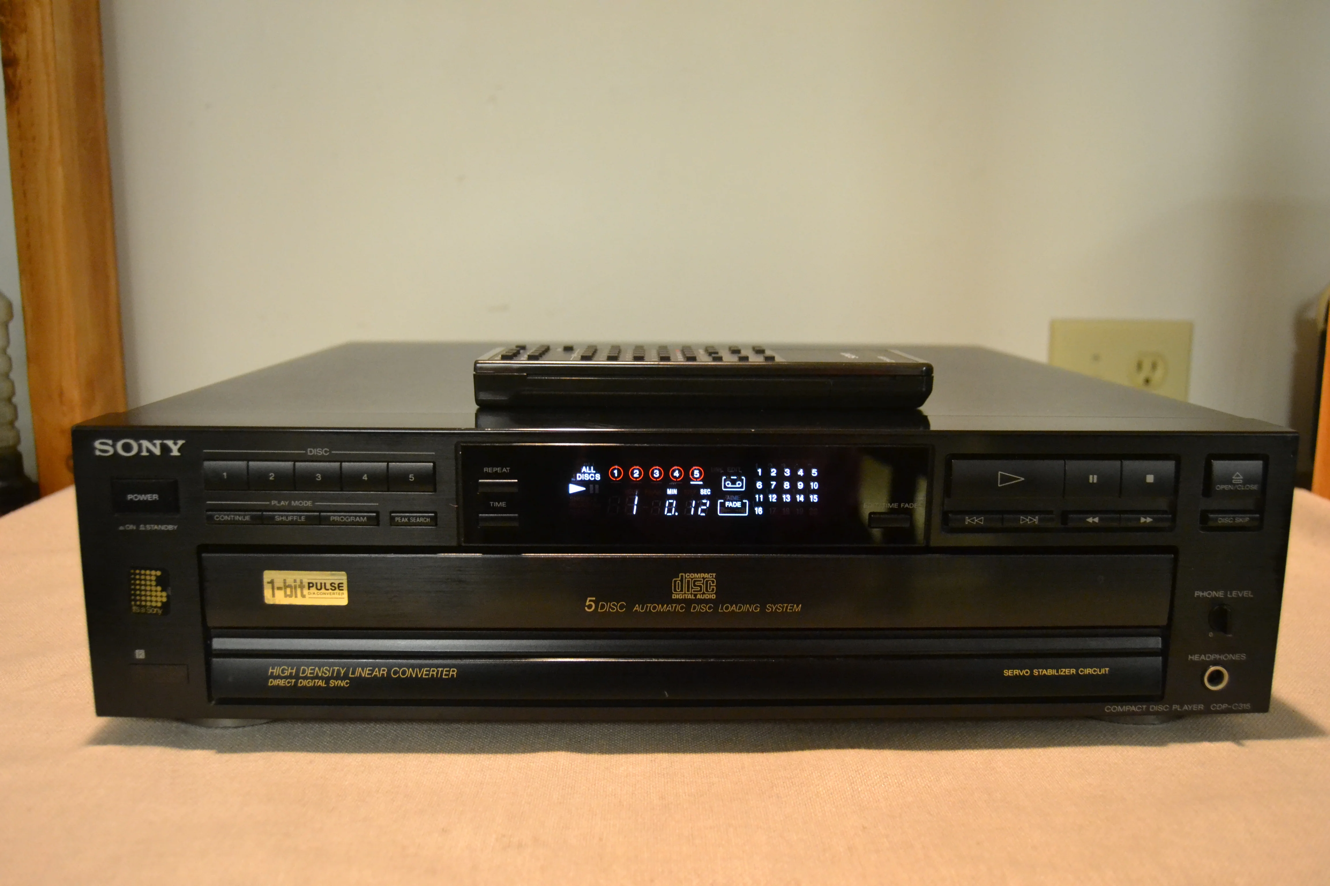 Sony CDP-C315 Multi Compact Disc Player (1991-92) * Remote