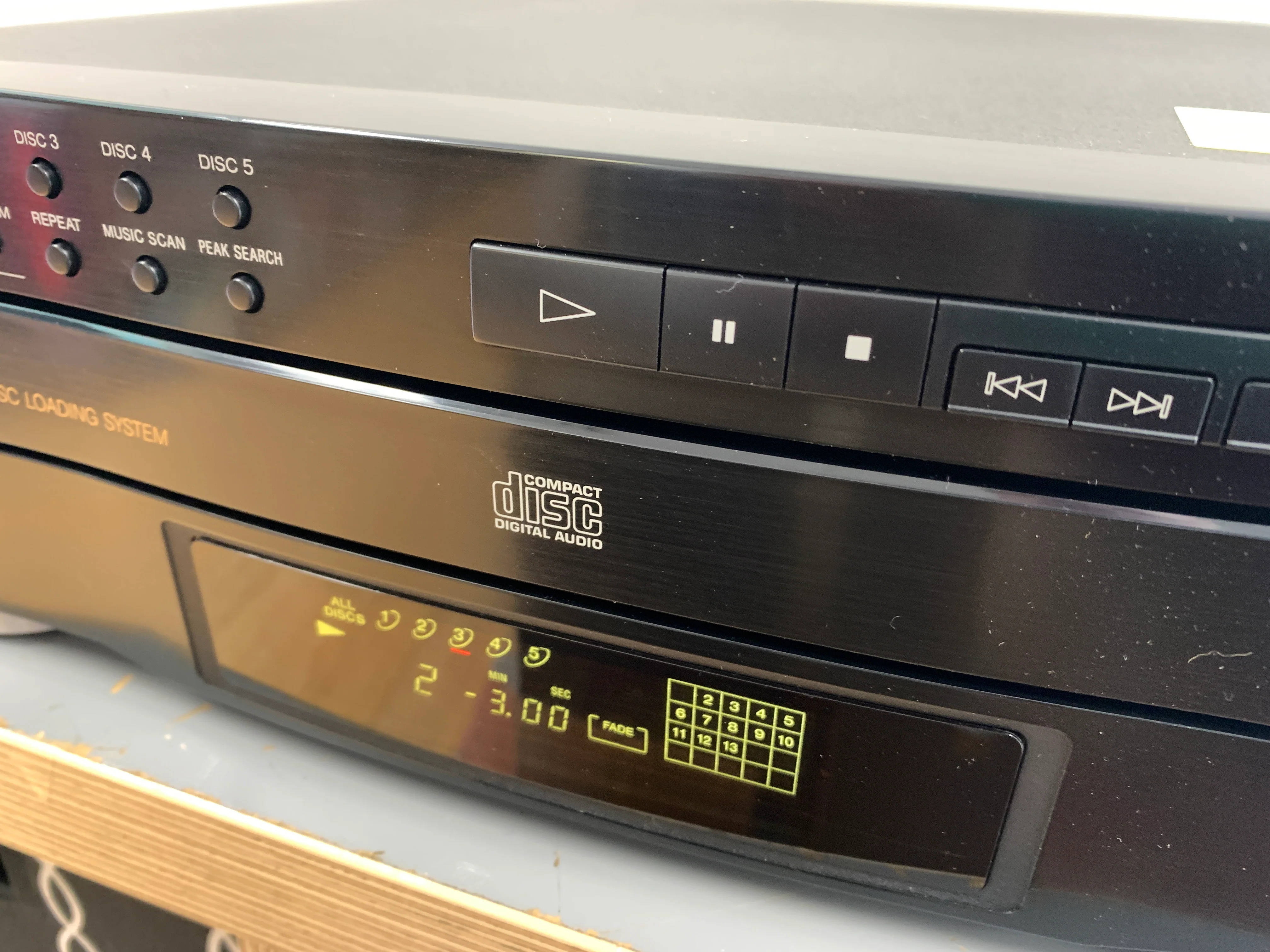 Sony CDP-C322M CD Carousel 5 Discs Mid Size - Image 9
