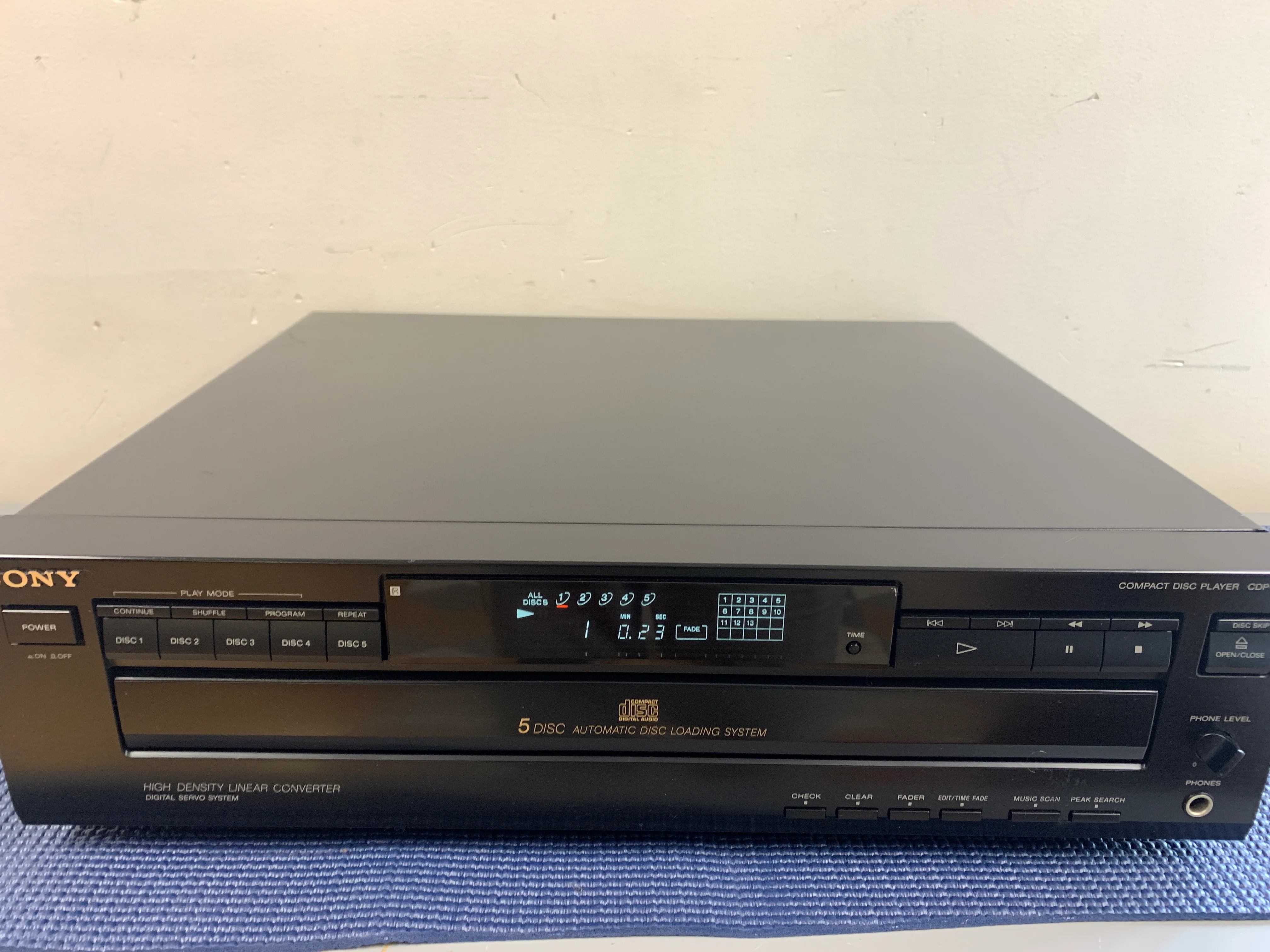 Sony CDP-C325 Multi Compact Disc Player (1992)