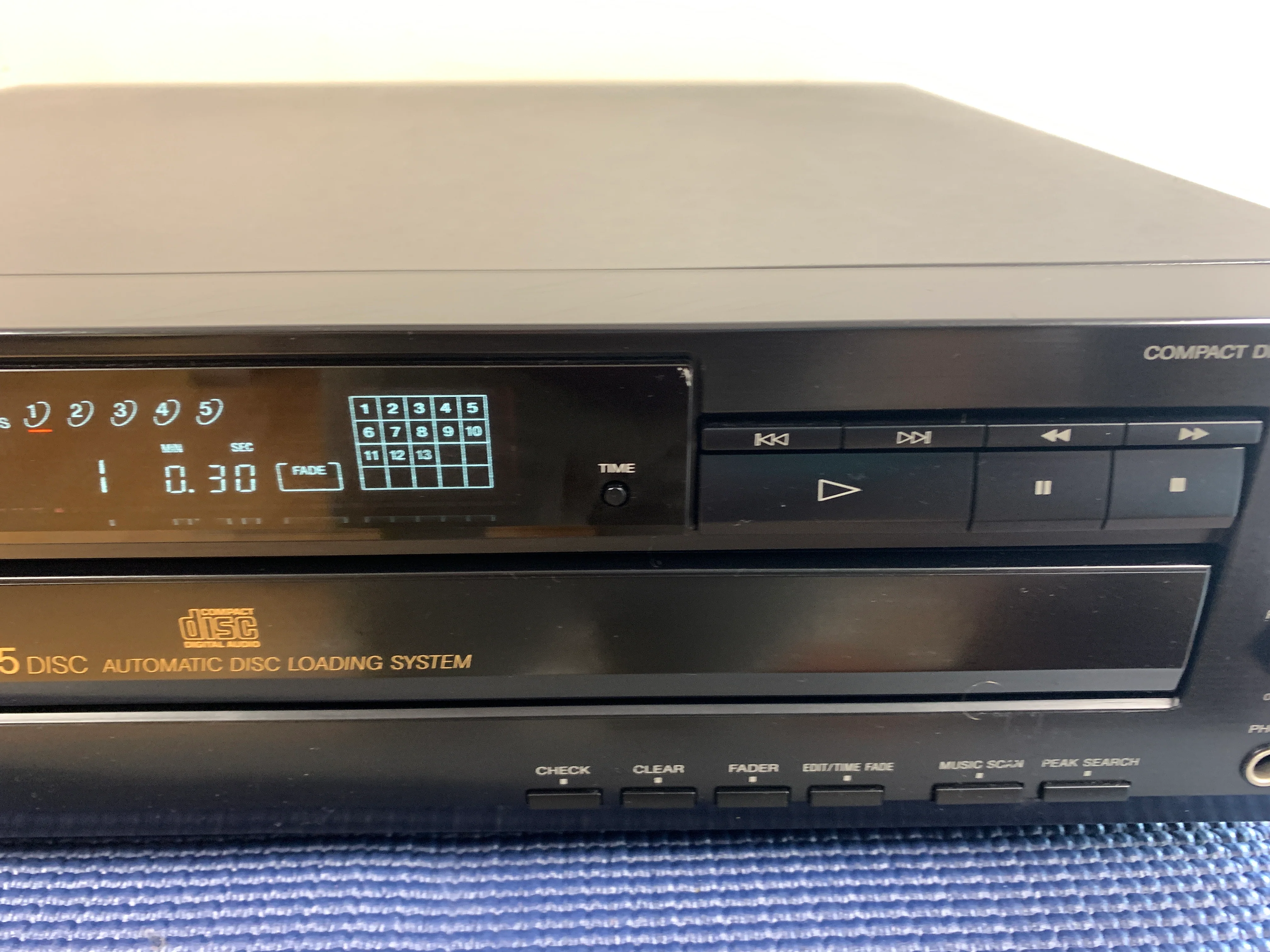 Sony CDP-C325 Multi Compact Disc Player (1992) - Image 5