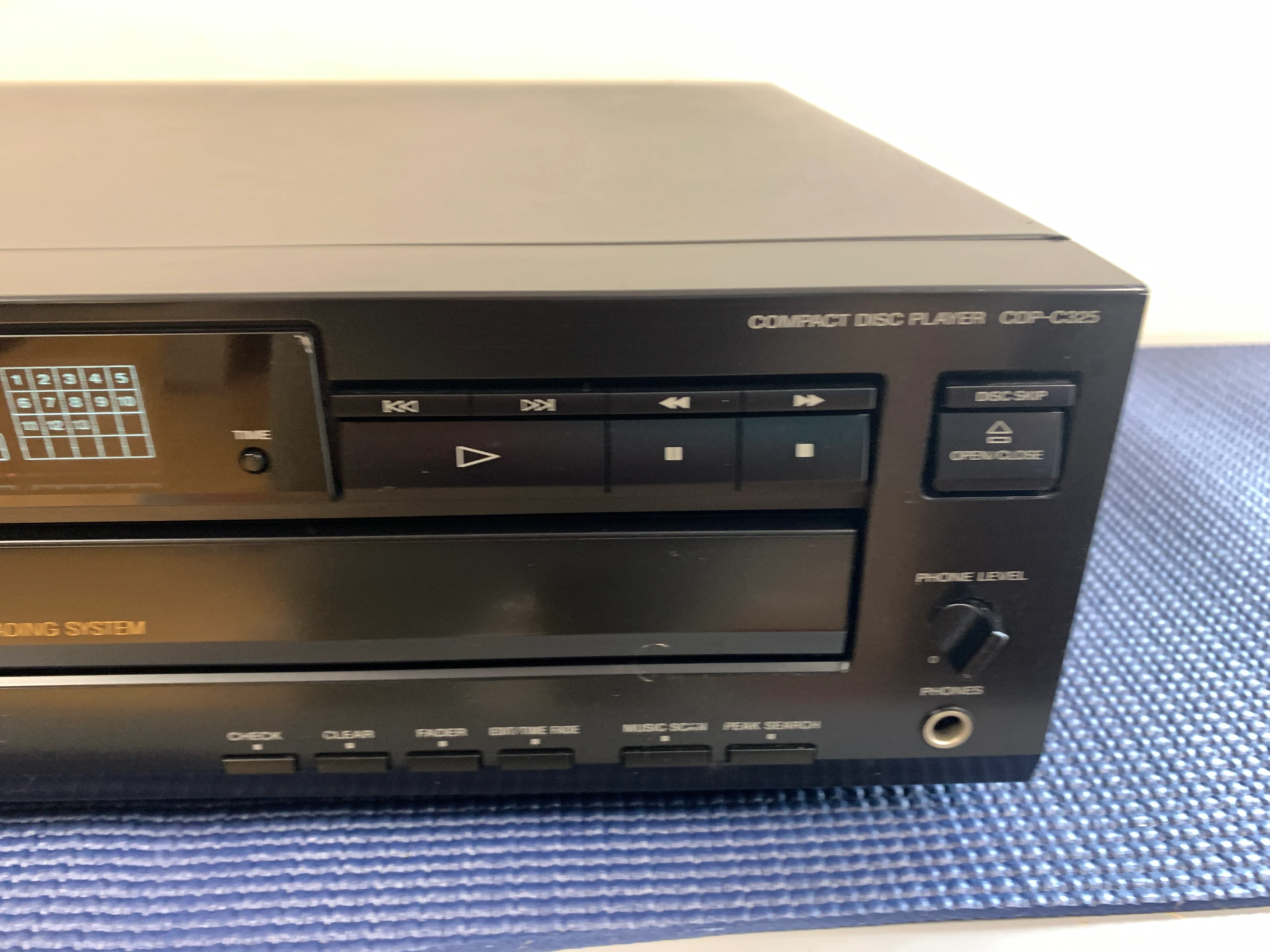 Sony CDP-C325 Multi Compact Disc Player (1992) - Image 6