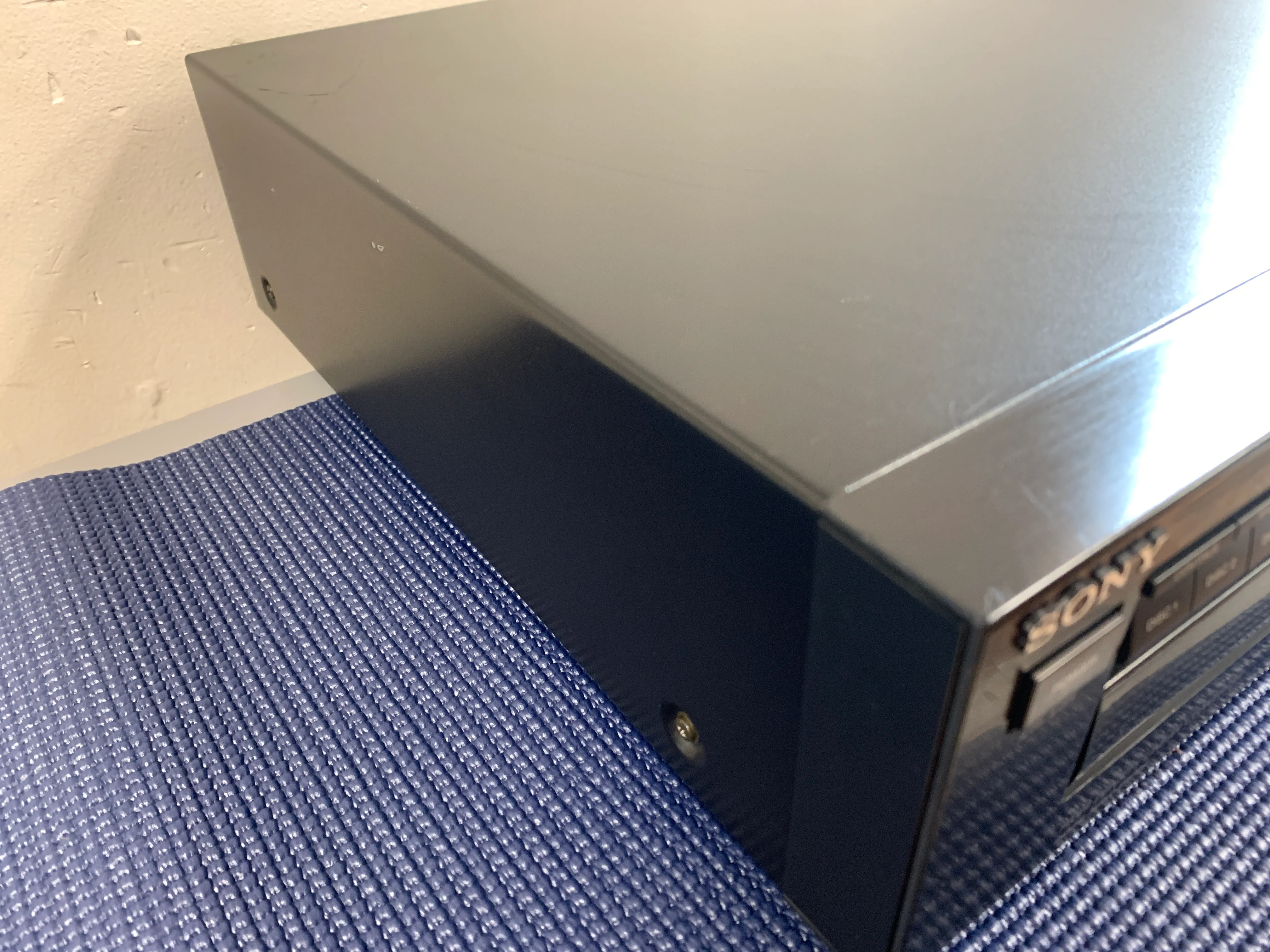 Sony CDP-C325 Multi Compact Disc Player (1992) - Image 8