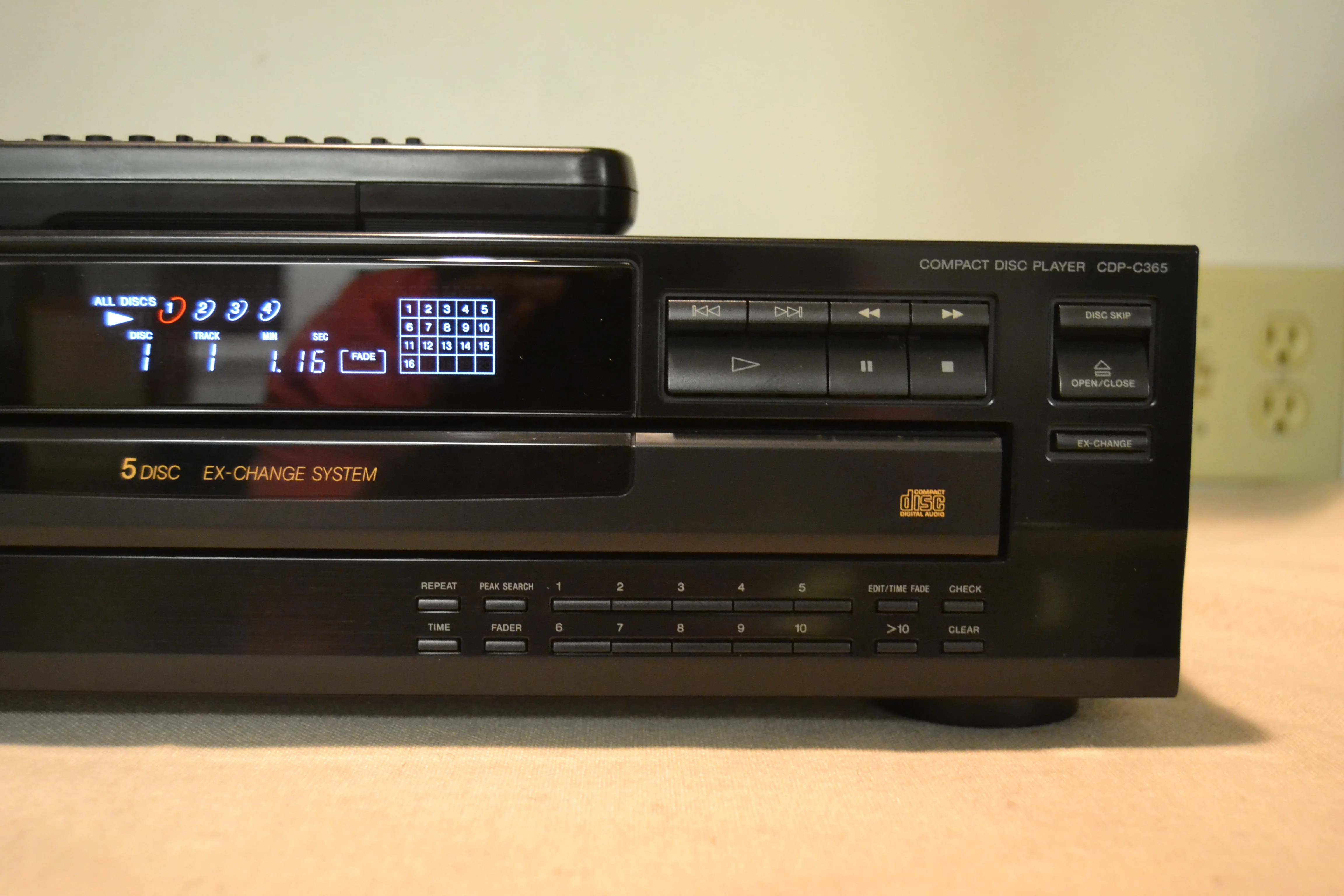 Sony CDP-C365 CD Carousel 5 Discs * Remote Control - Image 4