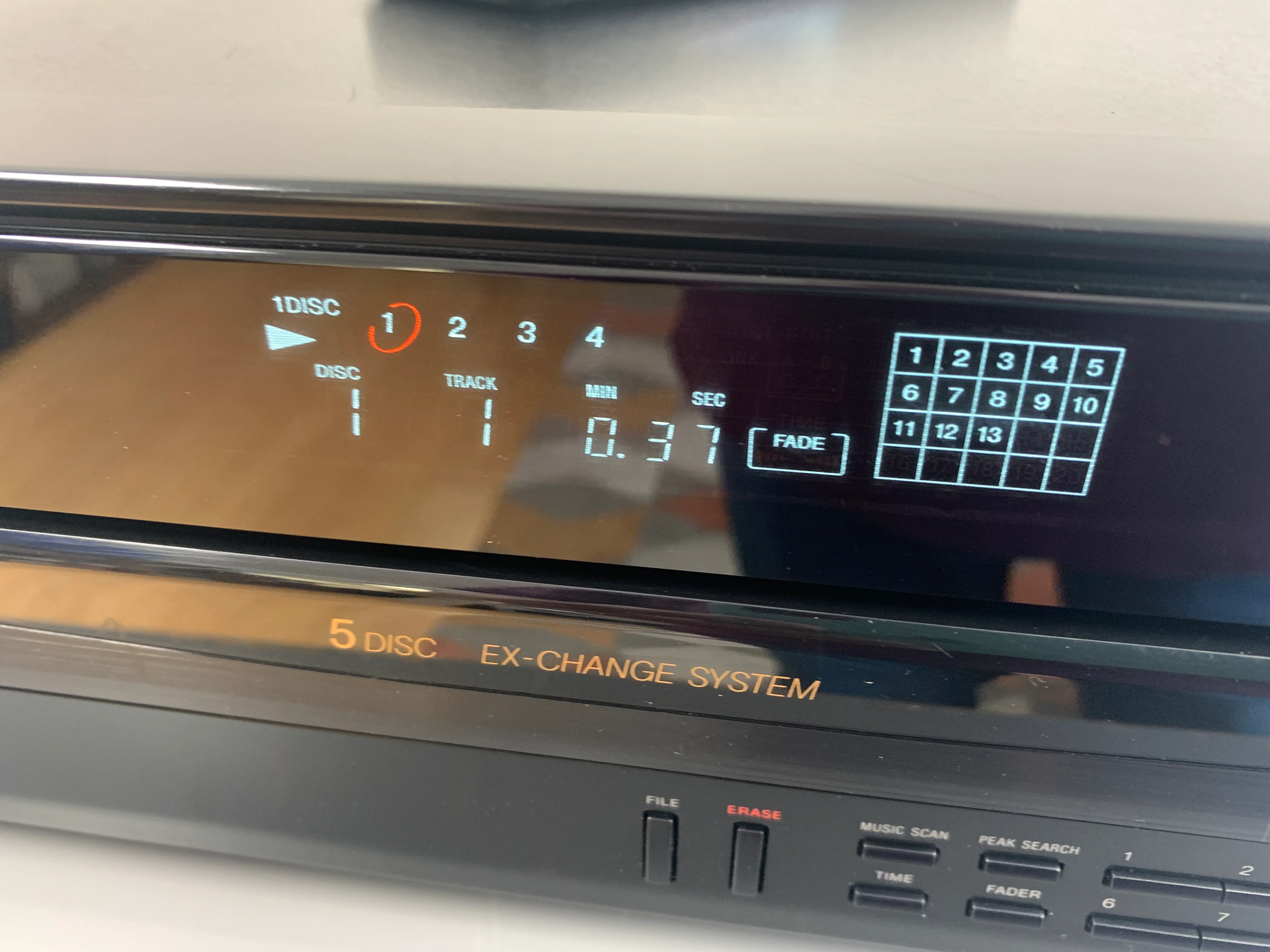 Sony CDP-C445 CD Carousel * 5 Discs * Remote Control - Image 12