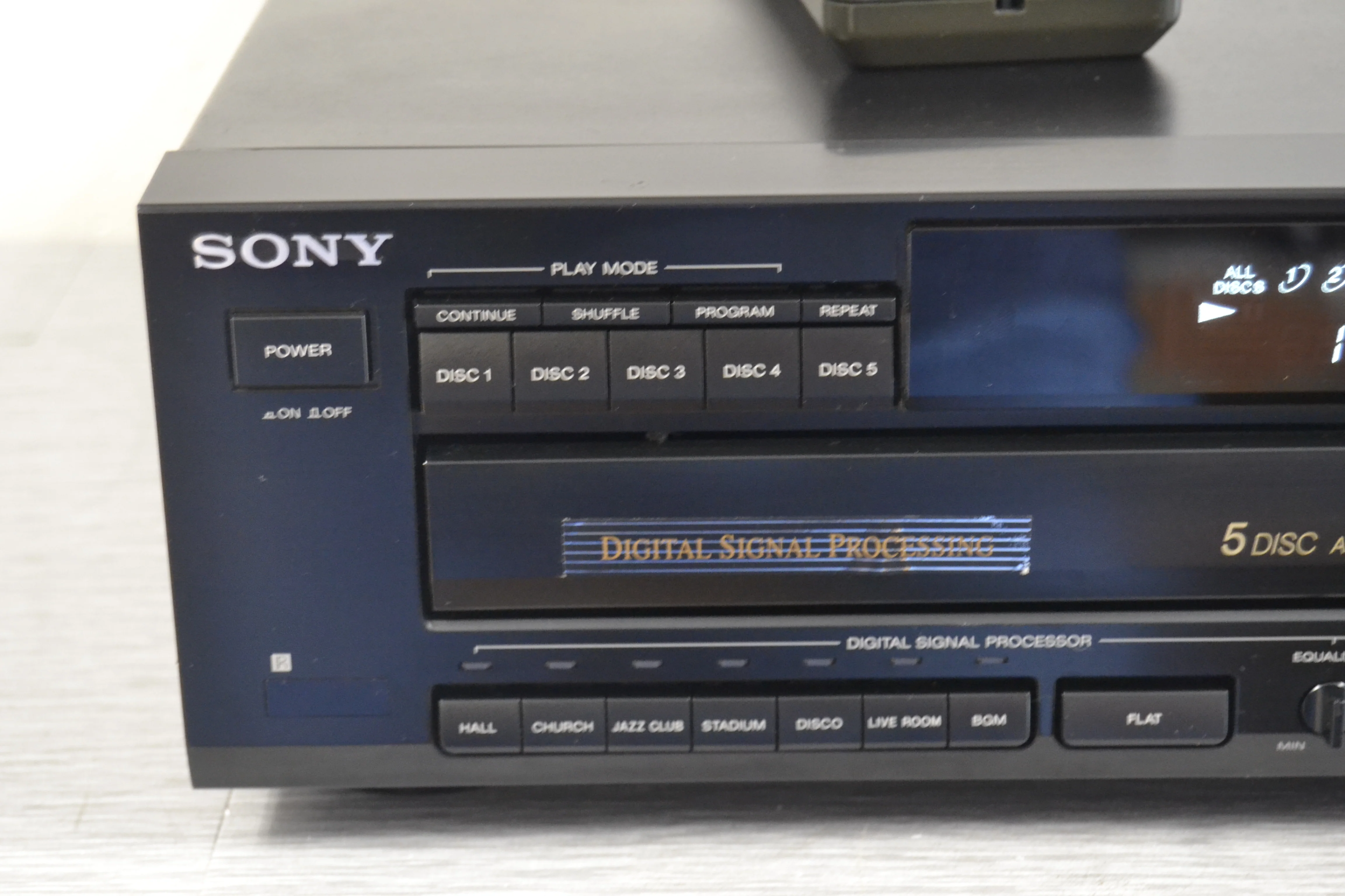 Sony CDP-C625 CD Carousel - 5 Discs - Remote Control - Image 2