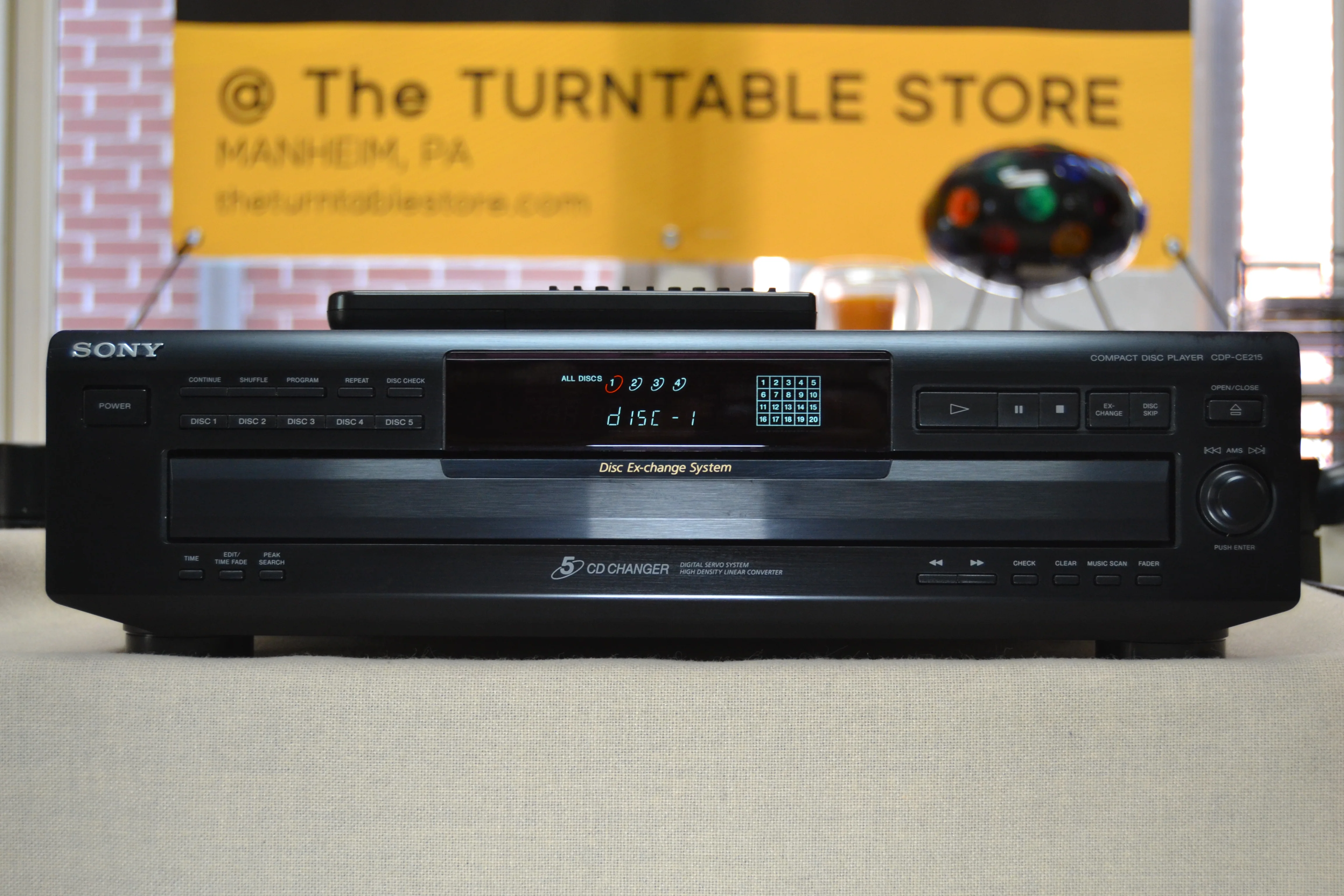 Sony CDP-CE215 CD Carousel 5 Discs * Remote