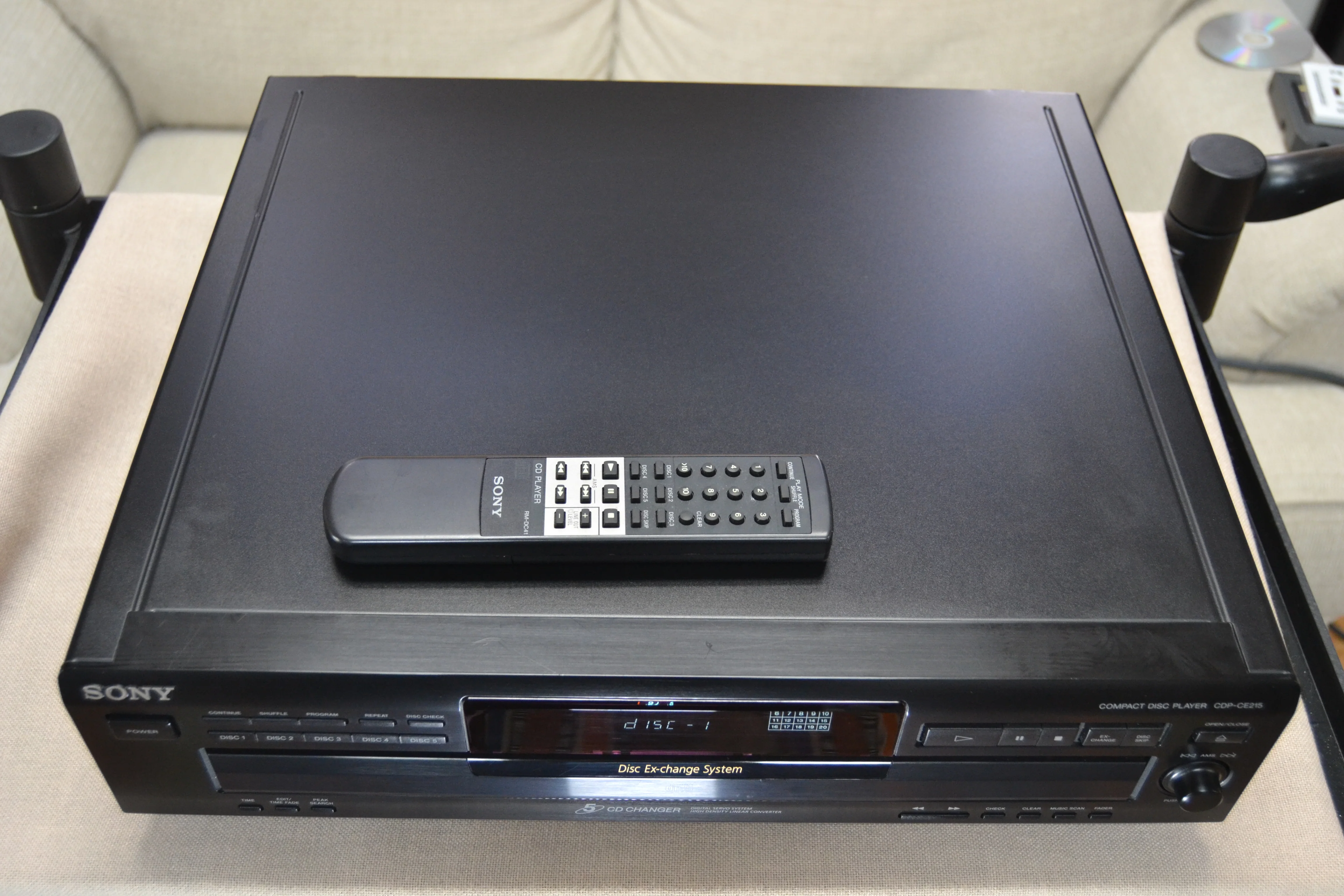 Sony CDP-CE215 CD Carousel 5 Discs * Remote - Image 5