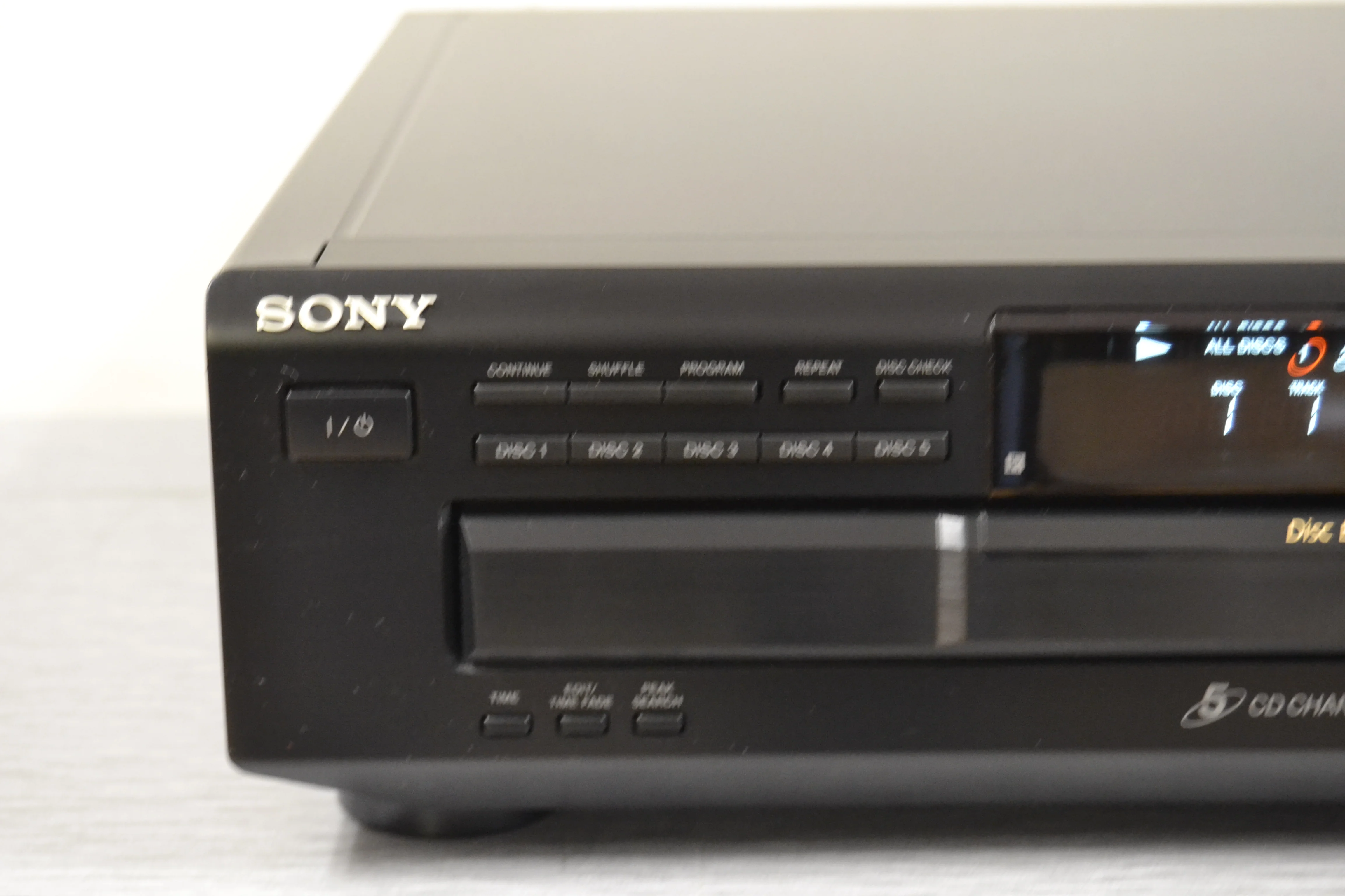 Sony CDP-CE335 CD Carousel 5 Discs - Image 2