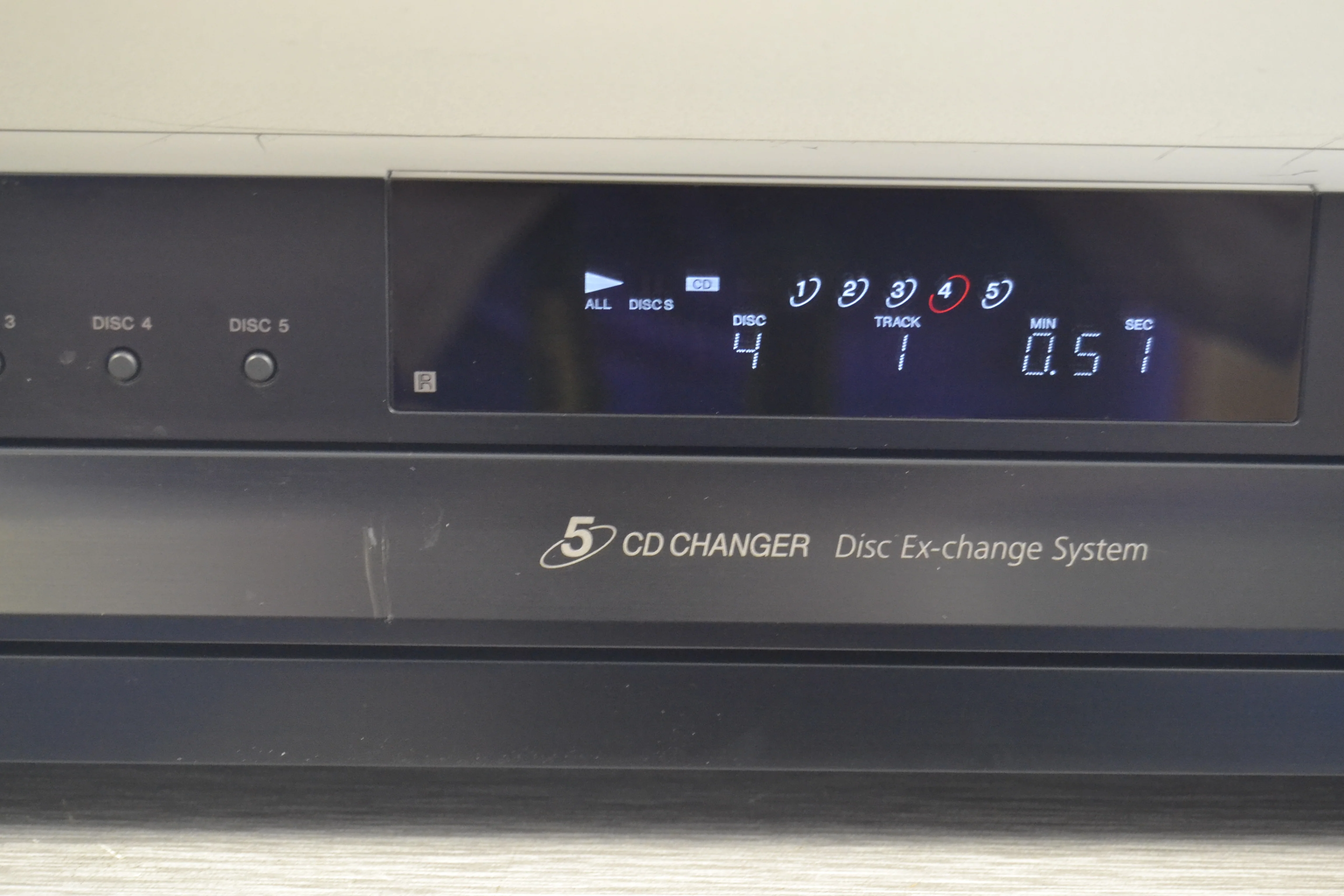 Sony CDP-CE500 CD Carousel 5 Discs / USB Recorder - Image 3