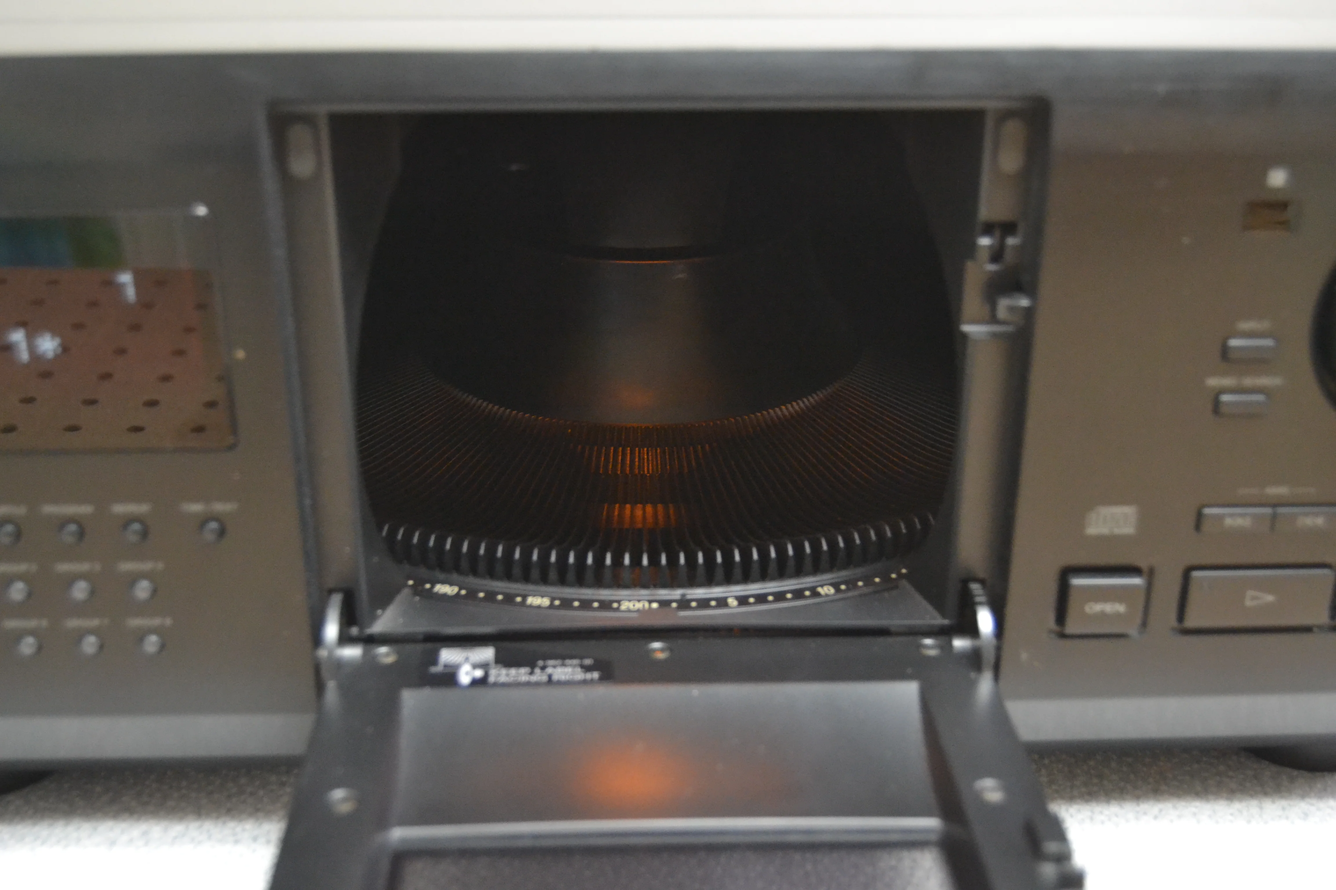 Sony CDP-CX250 CD Changer 200 Discs * Remote - Image 11