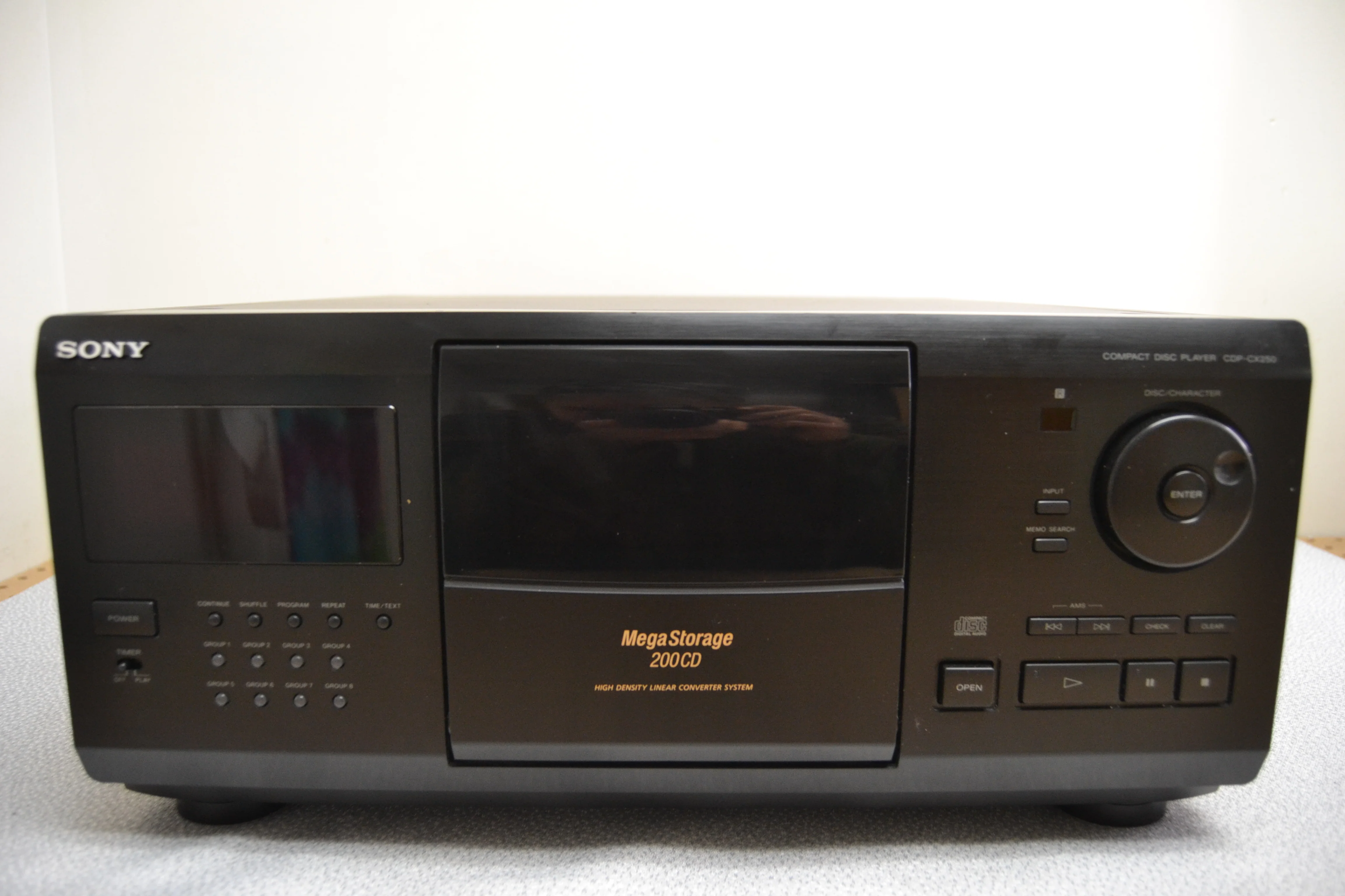 Sony CDP-CX250 CD Changer 200 Discs * Remote - Image 2