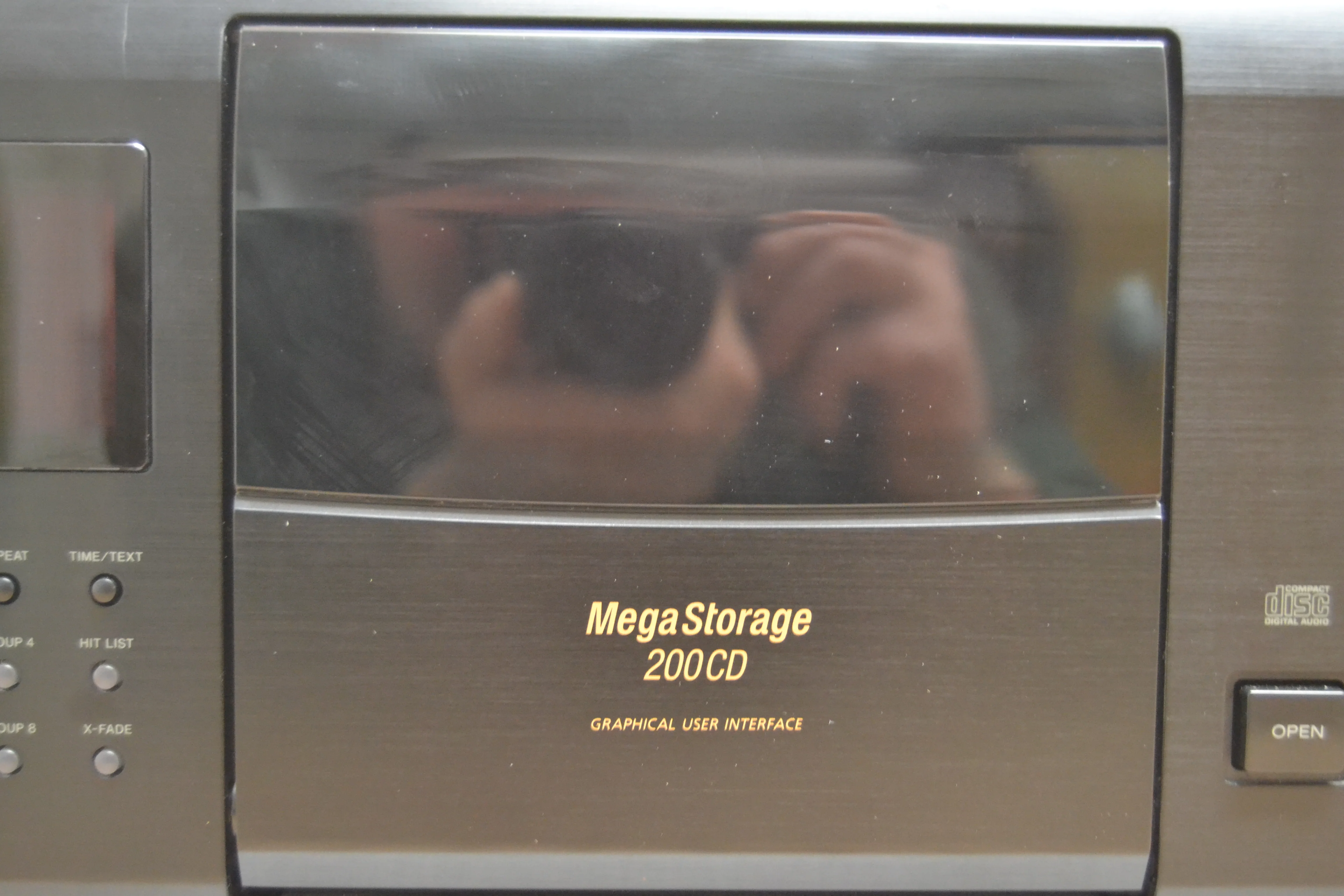 Sony CDP-CX270 CD Carousel 200 Discs - Image 3