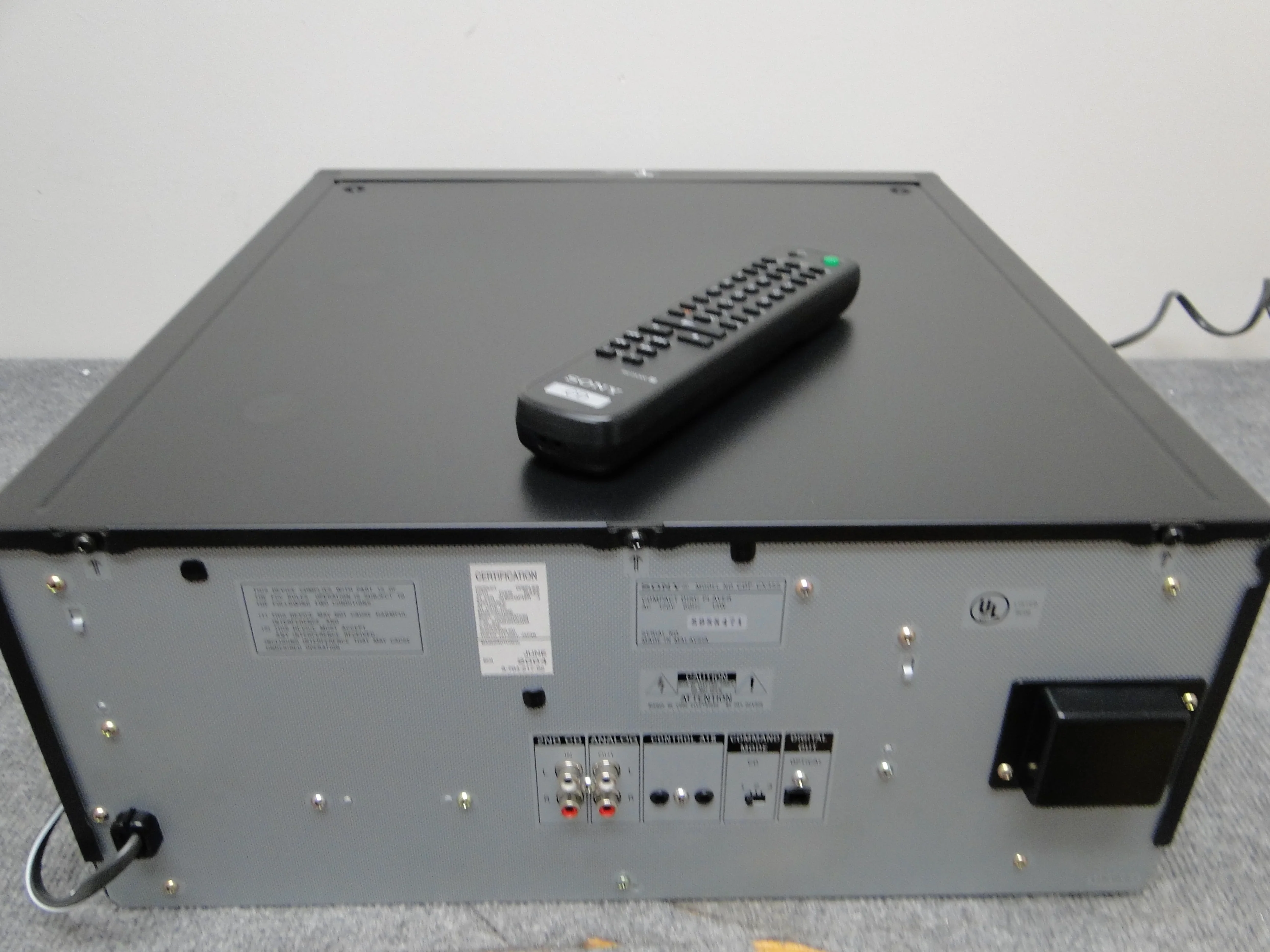 Sony CDP-CX355 CD Carousel 300 Discs * Remote * Box - Image 10