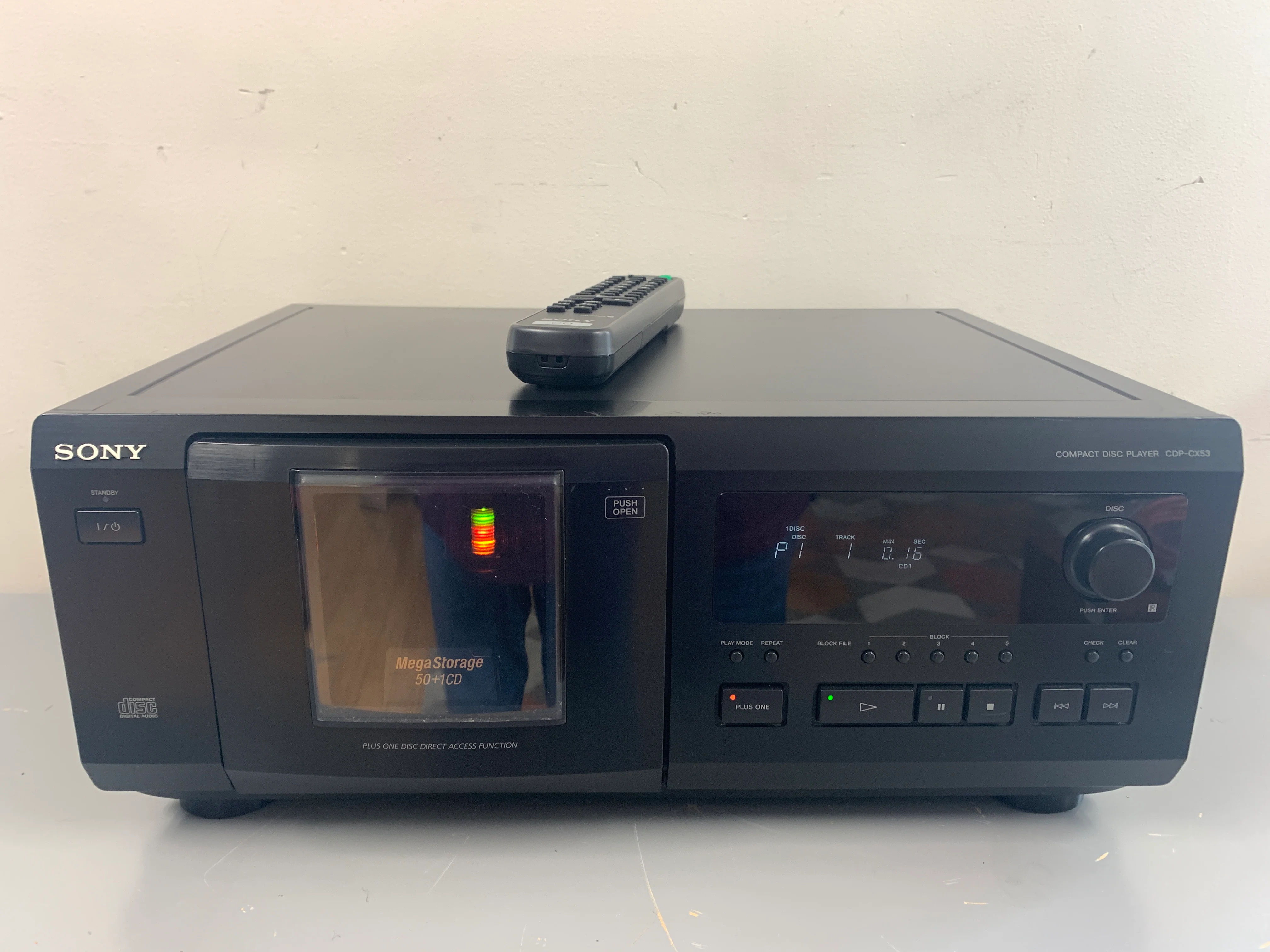 Sony CDP-CX53 CD Changer 50+1 CD * Remote Control - Image 2