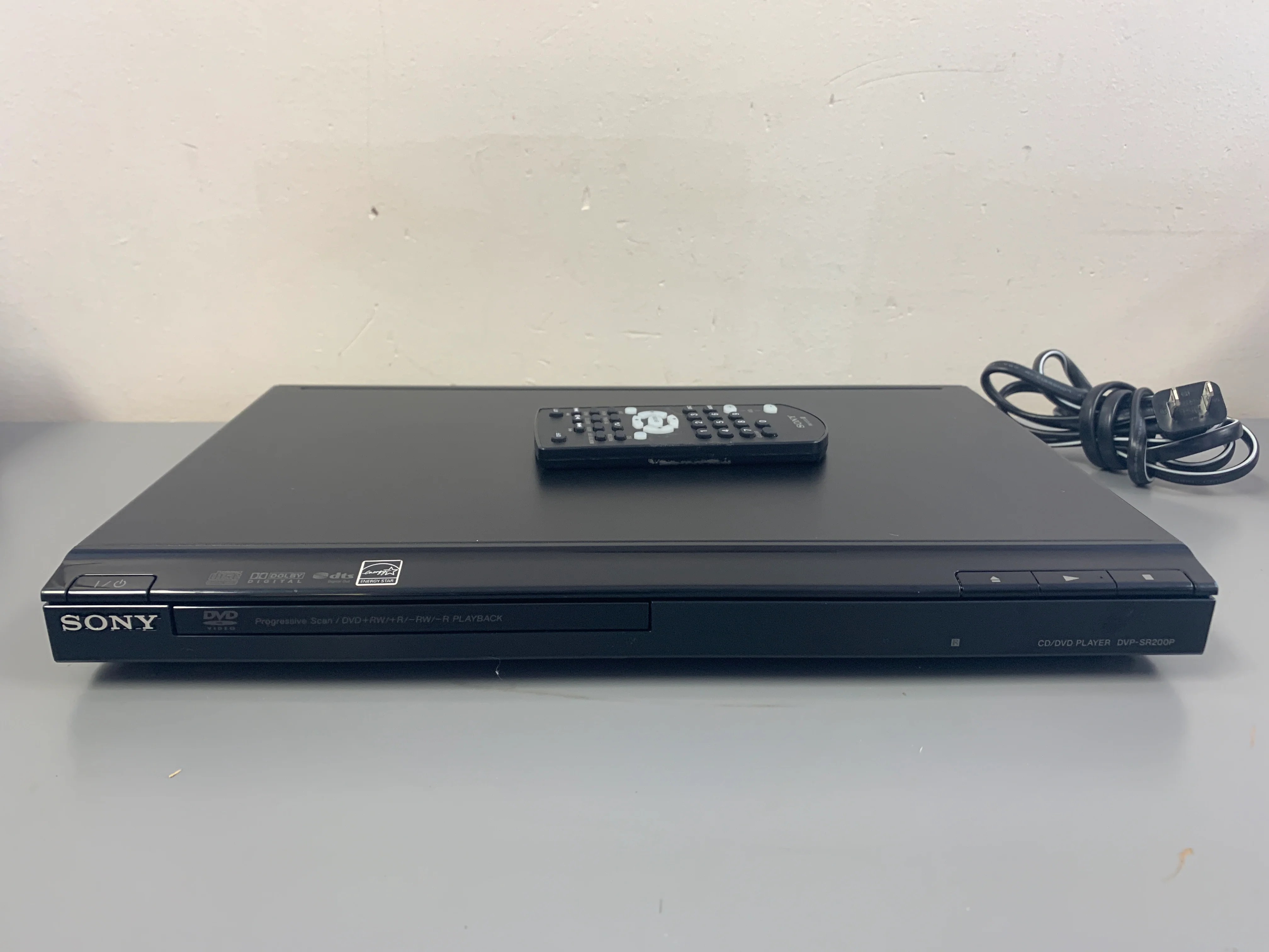 Sony DVP-SR200P DVD/CD Player * Remote