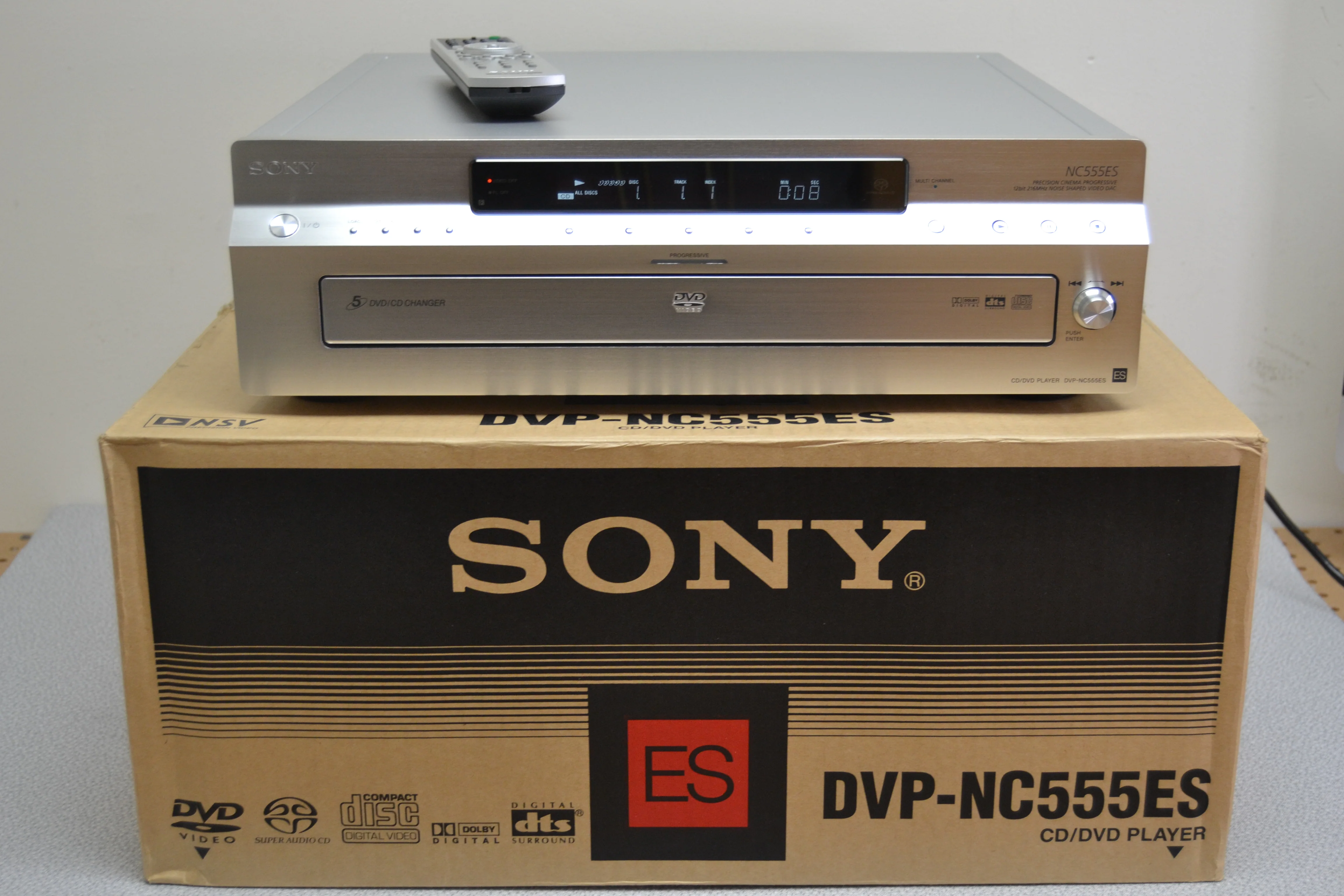 Sony ES DVP-NC555ES 5-disc carousel DVD/CD/SACD changer * Remote * Box * Manual
