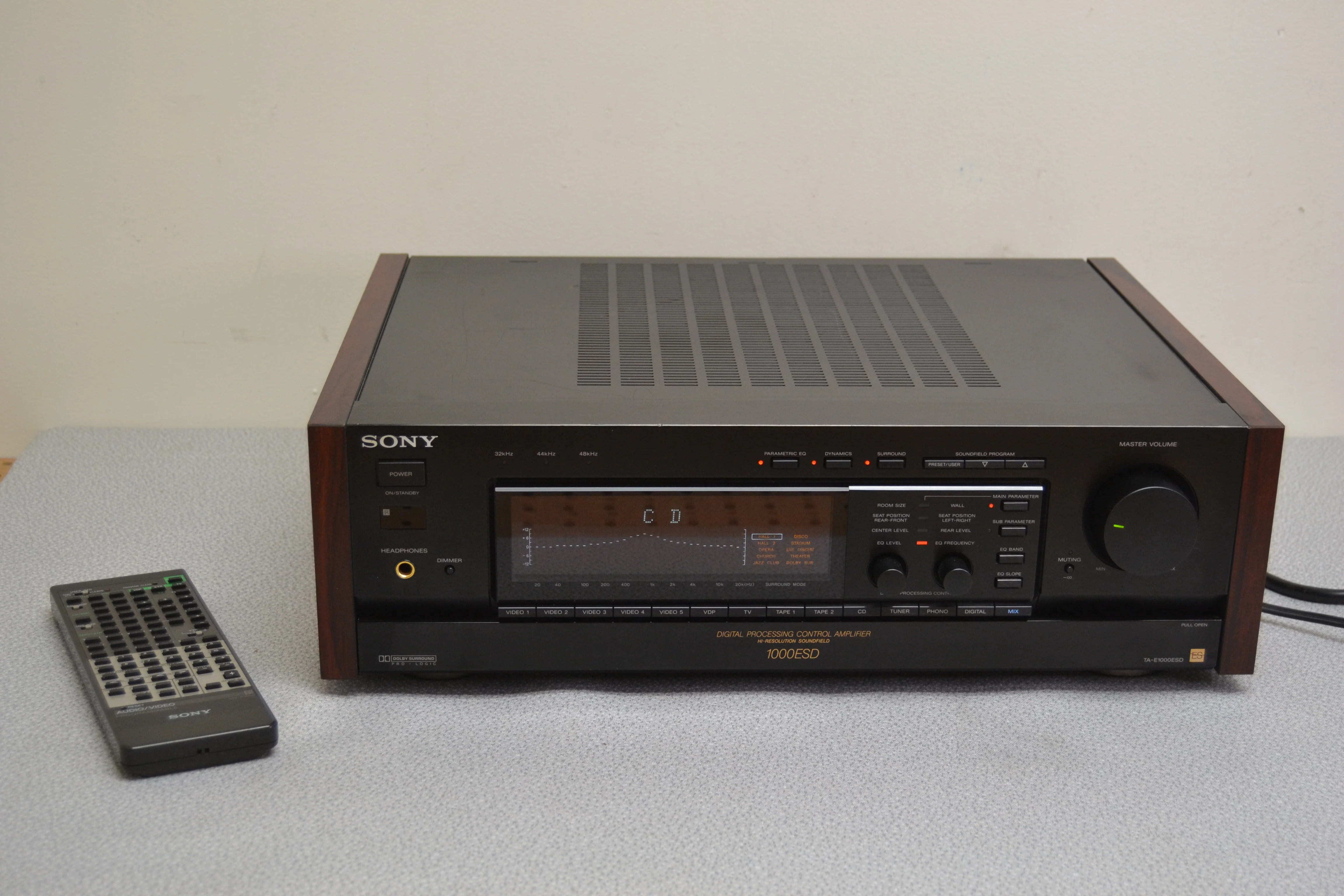 Sony ES TA-E1000ESD Digital Processing Preamplifier (1989-92) * Remote