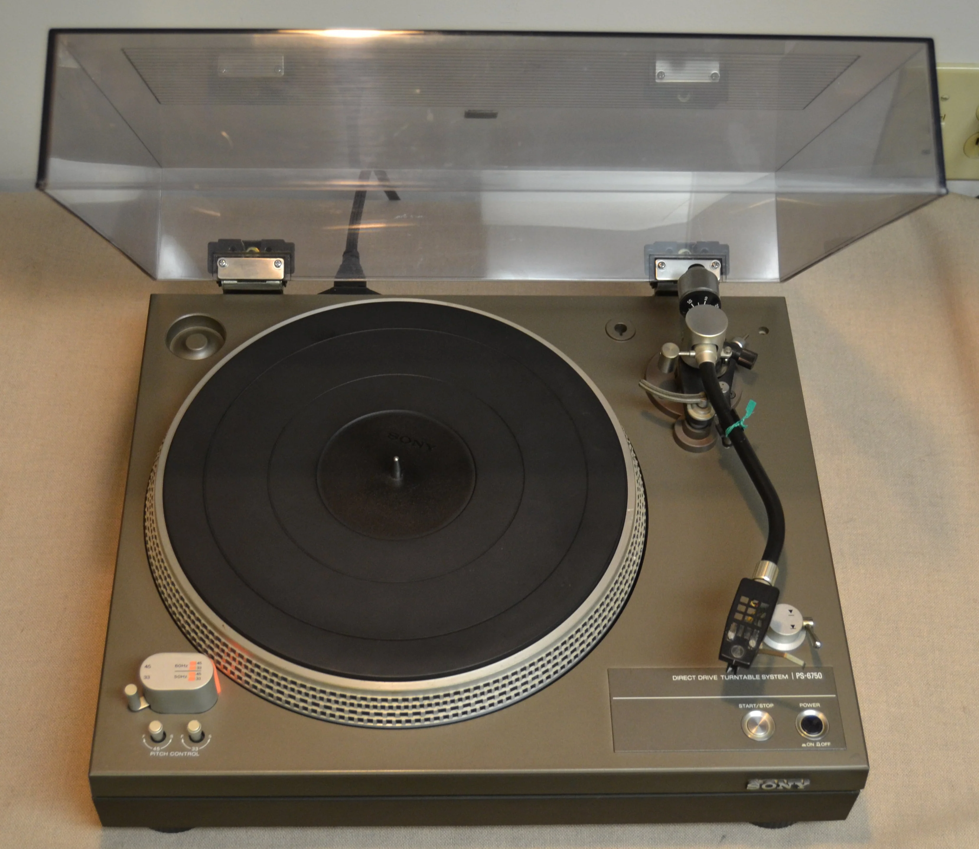 Sony PS-6750  Stereo Turntable System * 1977