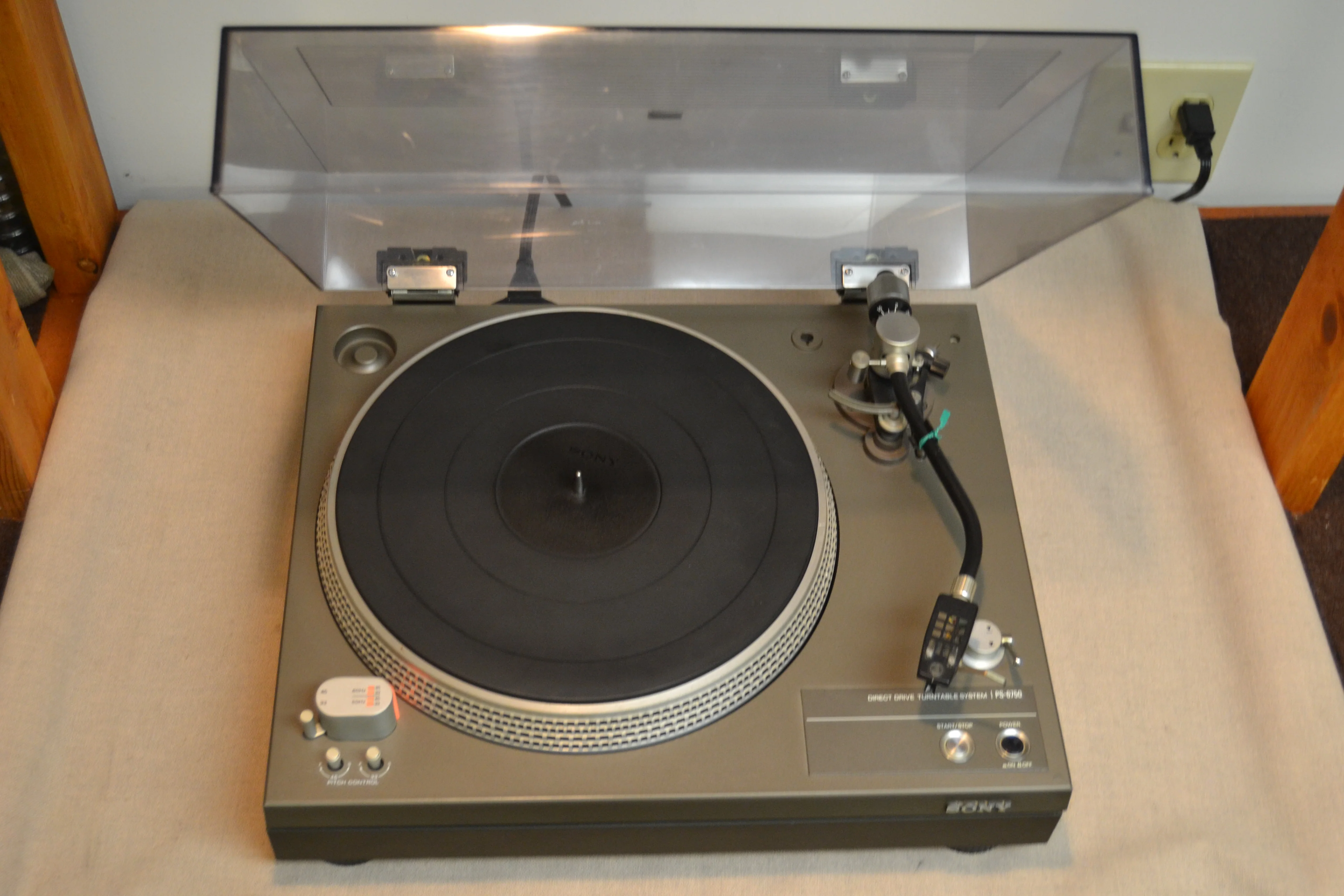 Sony PS-6750  Stereo Turntable System * 1977 - Image 3