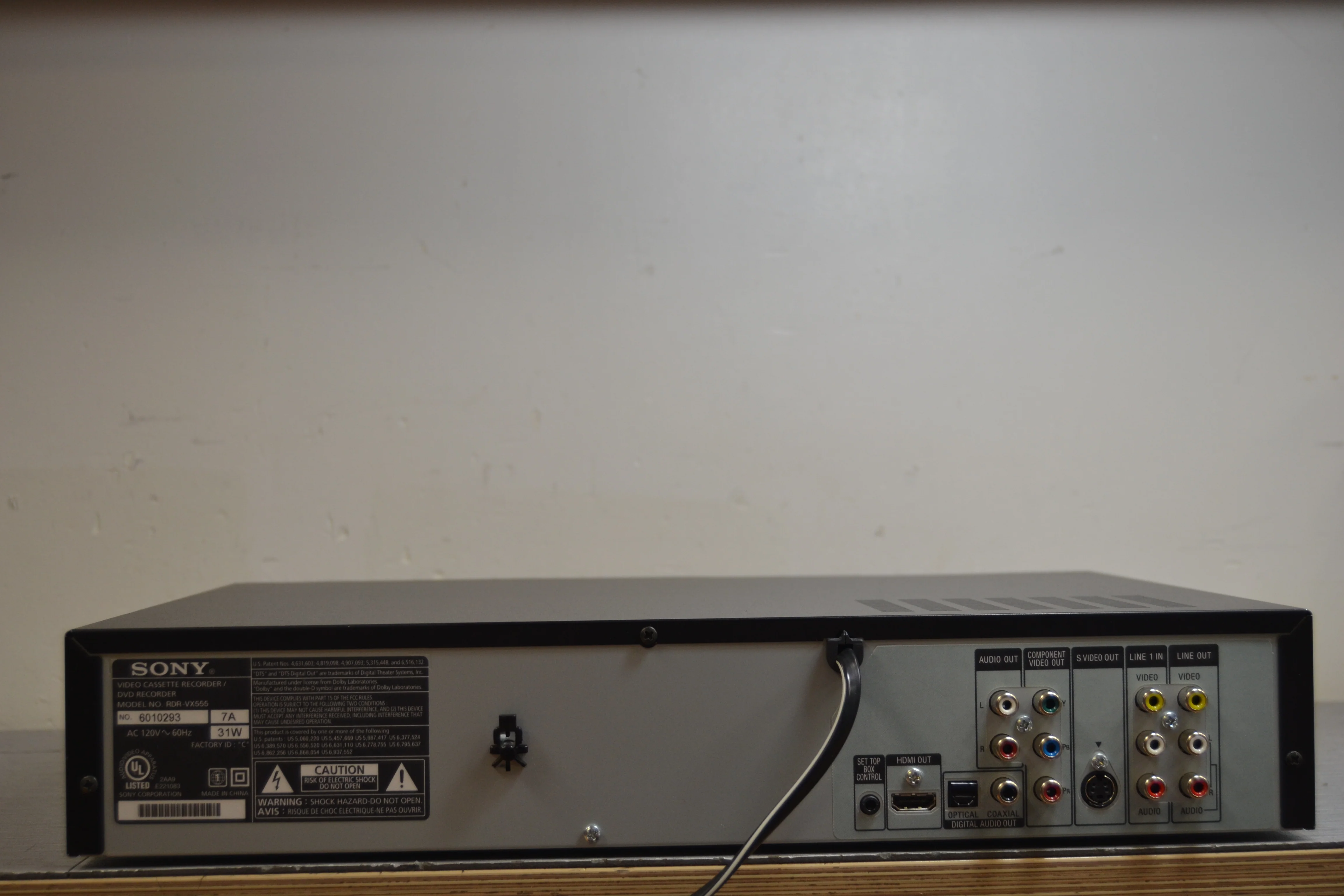 Sony RDR-VX555 VHS/DVD Recorder Combo - HDMI - Image 11