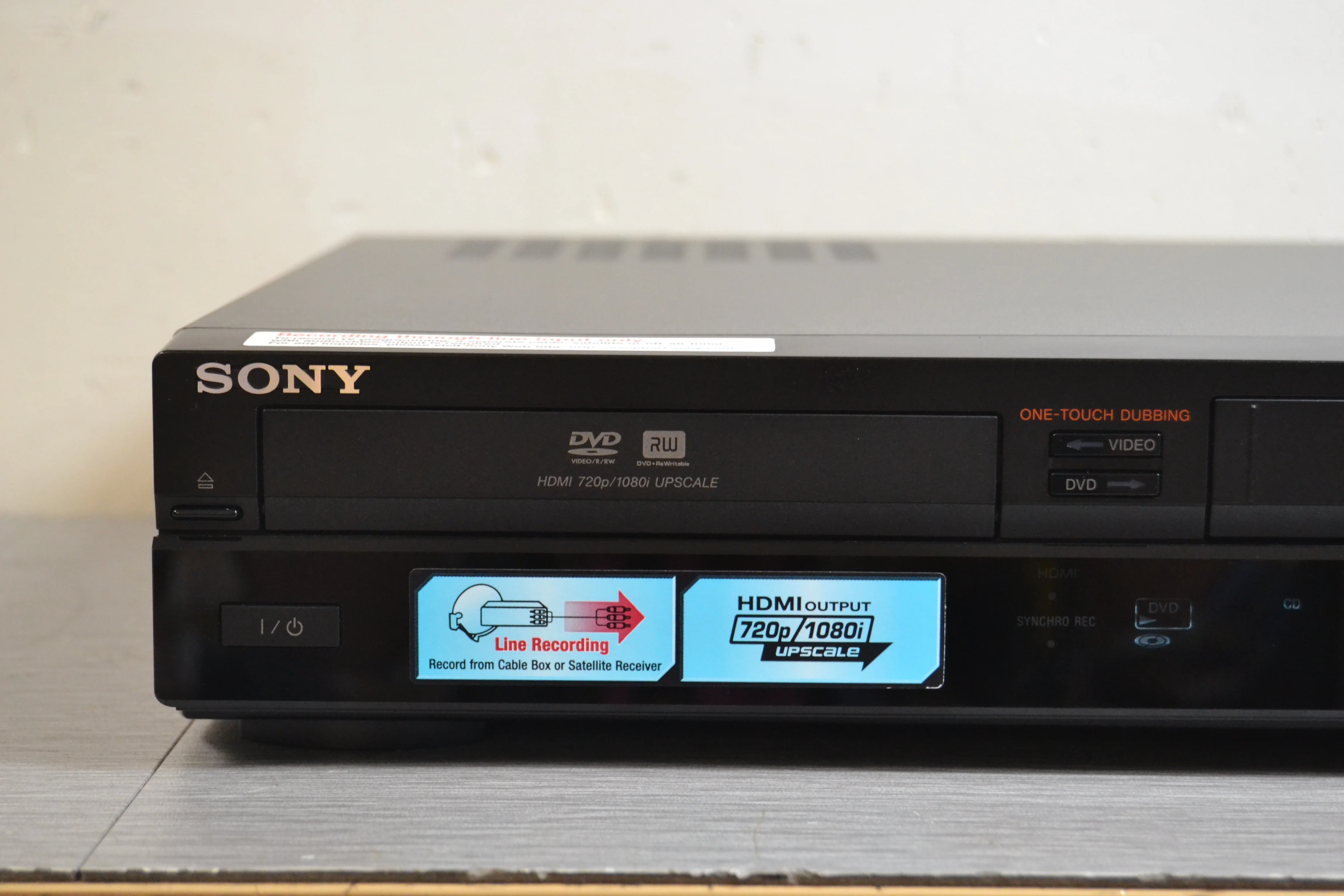 Sony RDR-VX555 VHS/DVD Recorder Combo - HDMI - Image 6