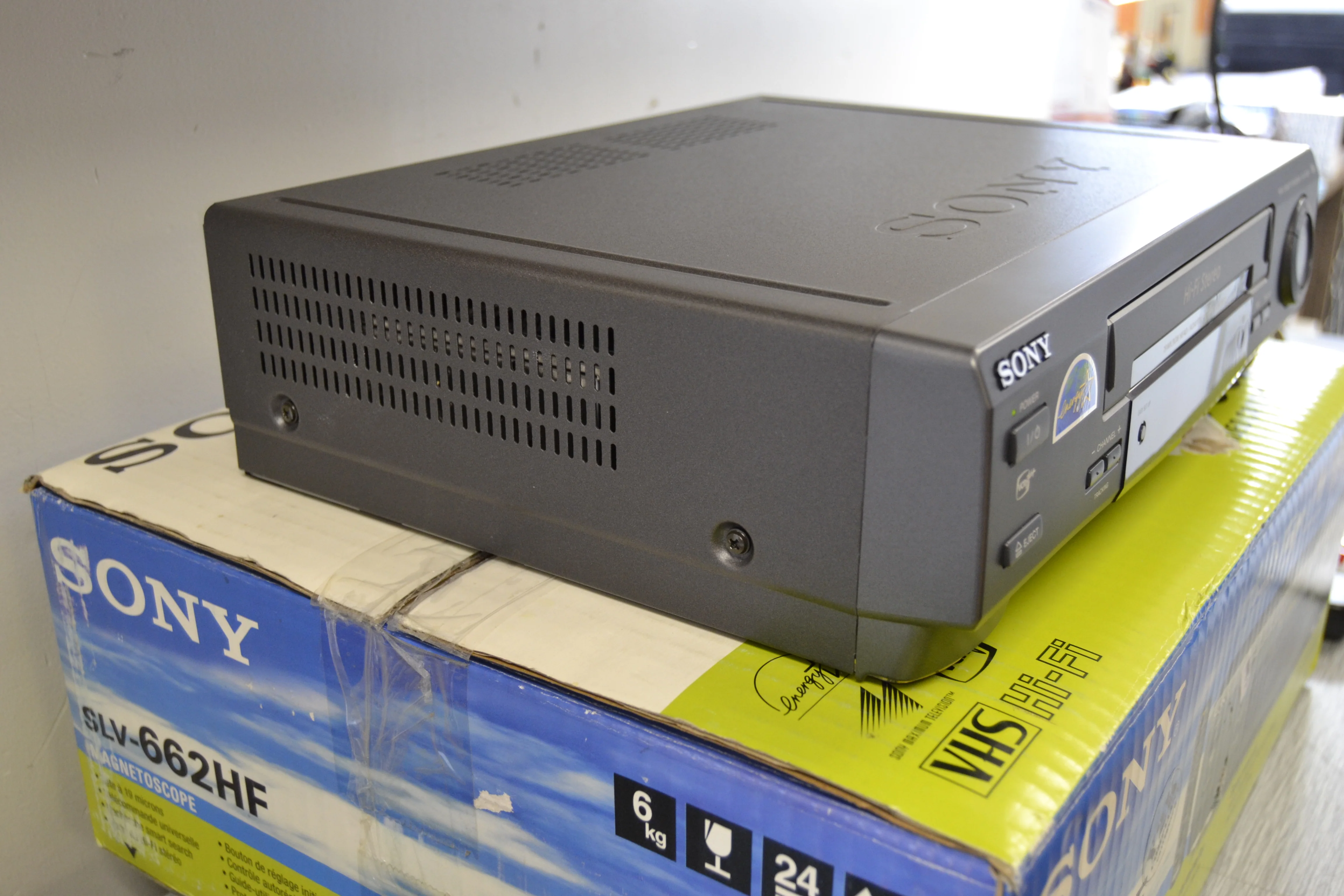 Sony SLV-662HF Video Cassette Recorder Hi-Fi VHS - New Open Box - Image 4