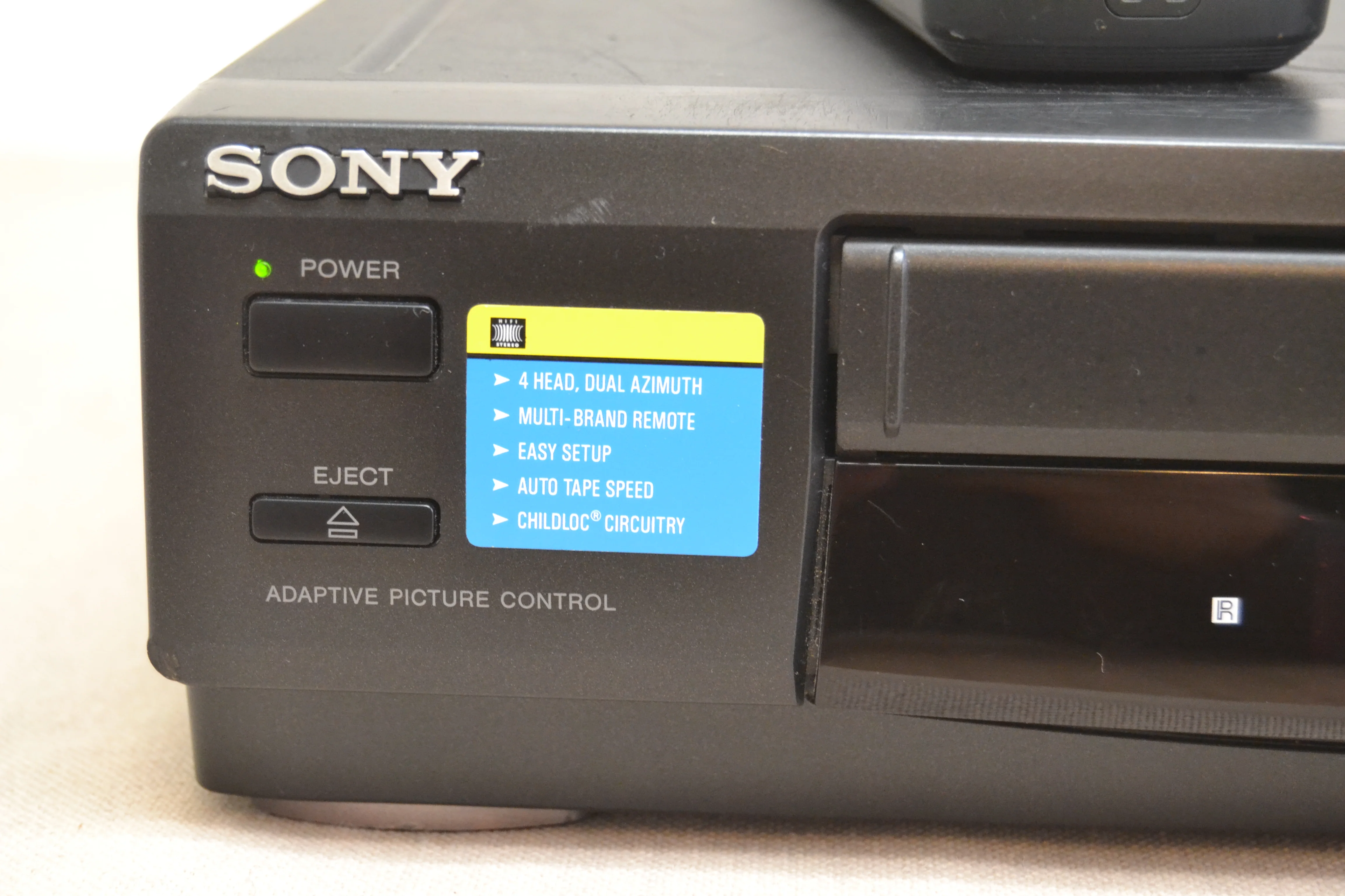 Sony SLV-678HF HiFi Stereo Video Cassette Recorder * Remote Control - Image 2