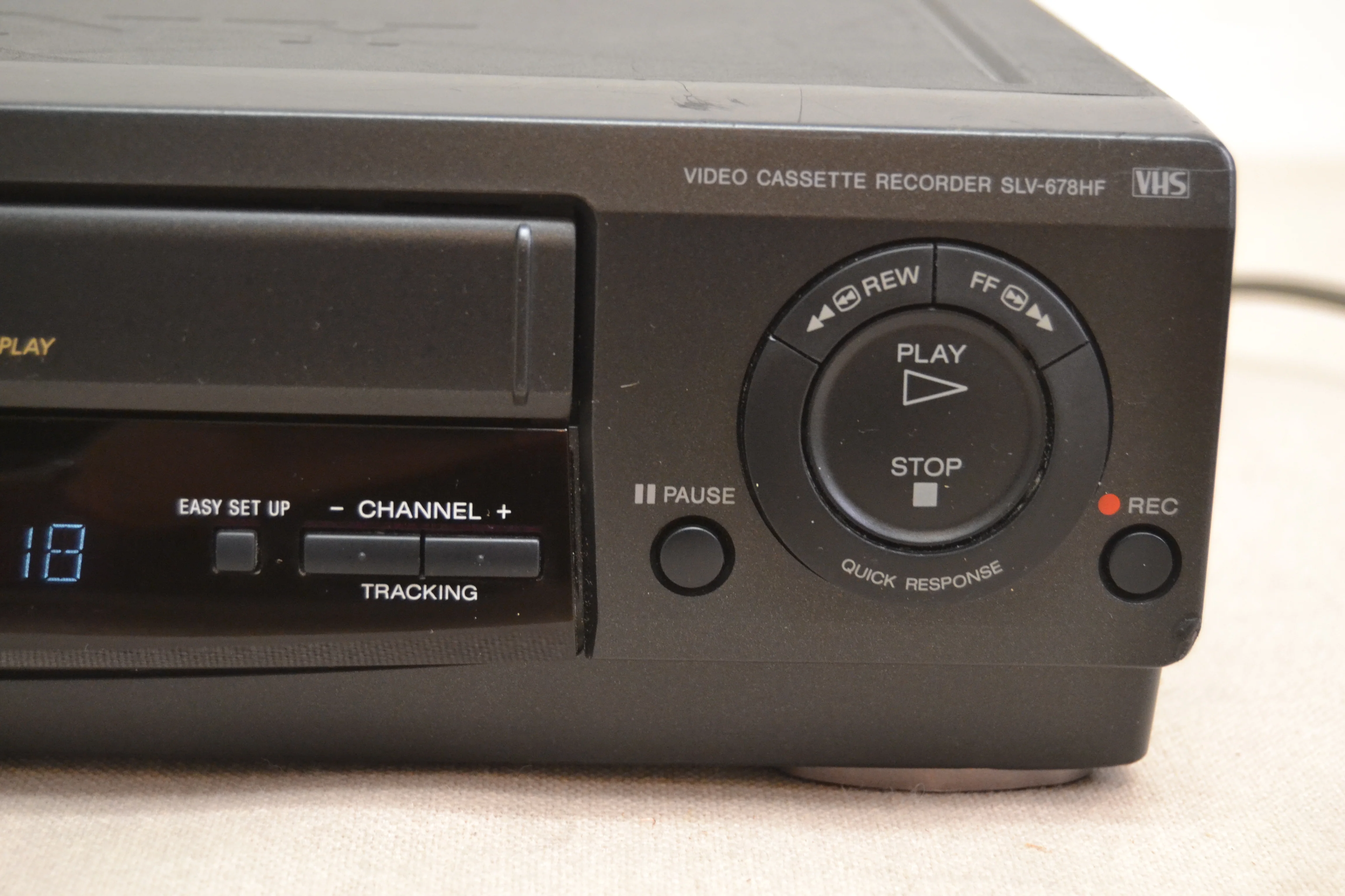 Sony SLV-678HF HiFi Stereo Video Cassette Recorder * Remote Control - Image 4