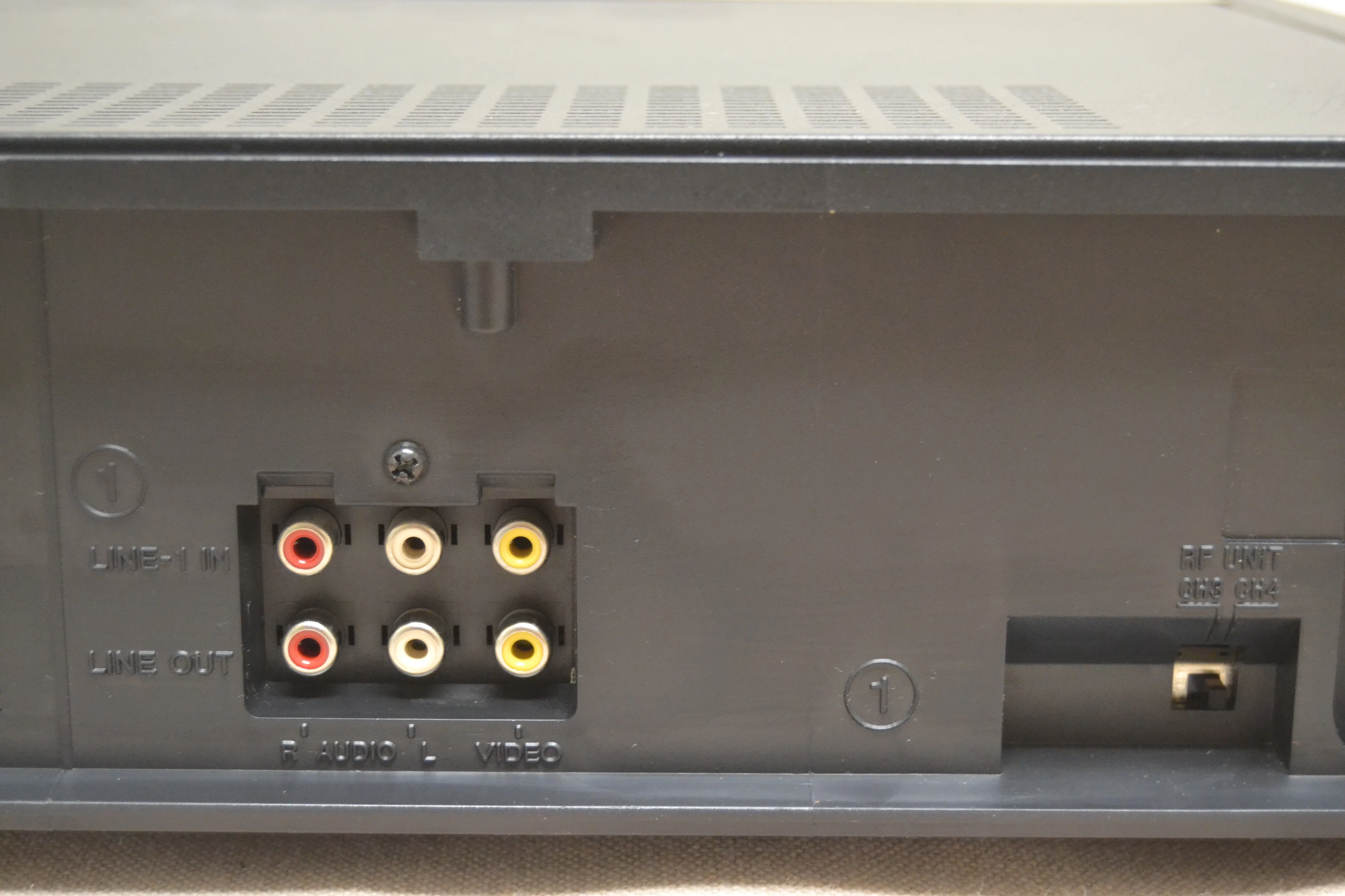 Sony SLV-775HF Video Cassette Recorder - Image 11