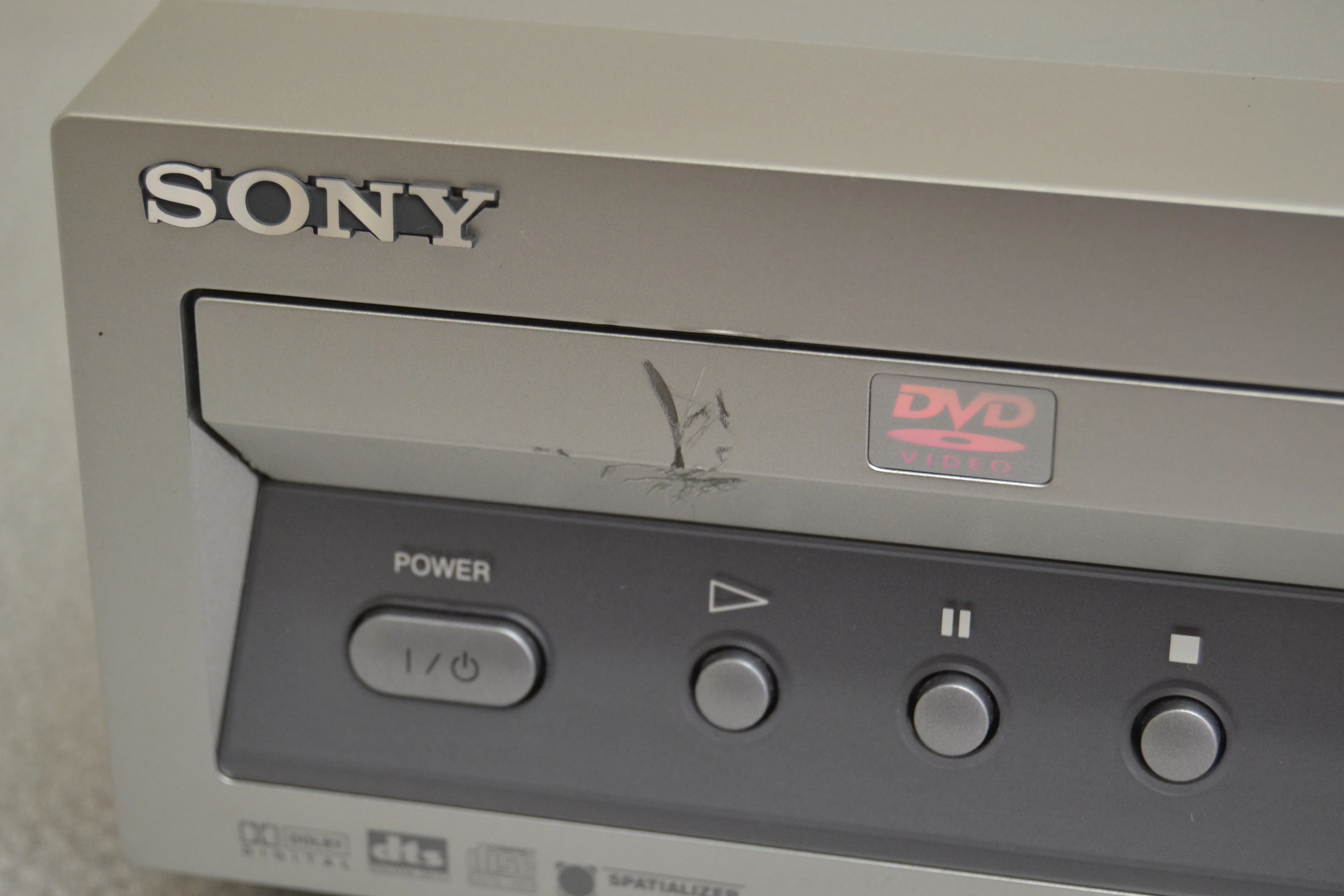 Sony SLV-D100 DVD/CD player + HiFi VCR * Remote - Image 6