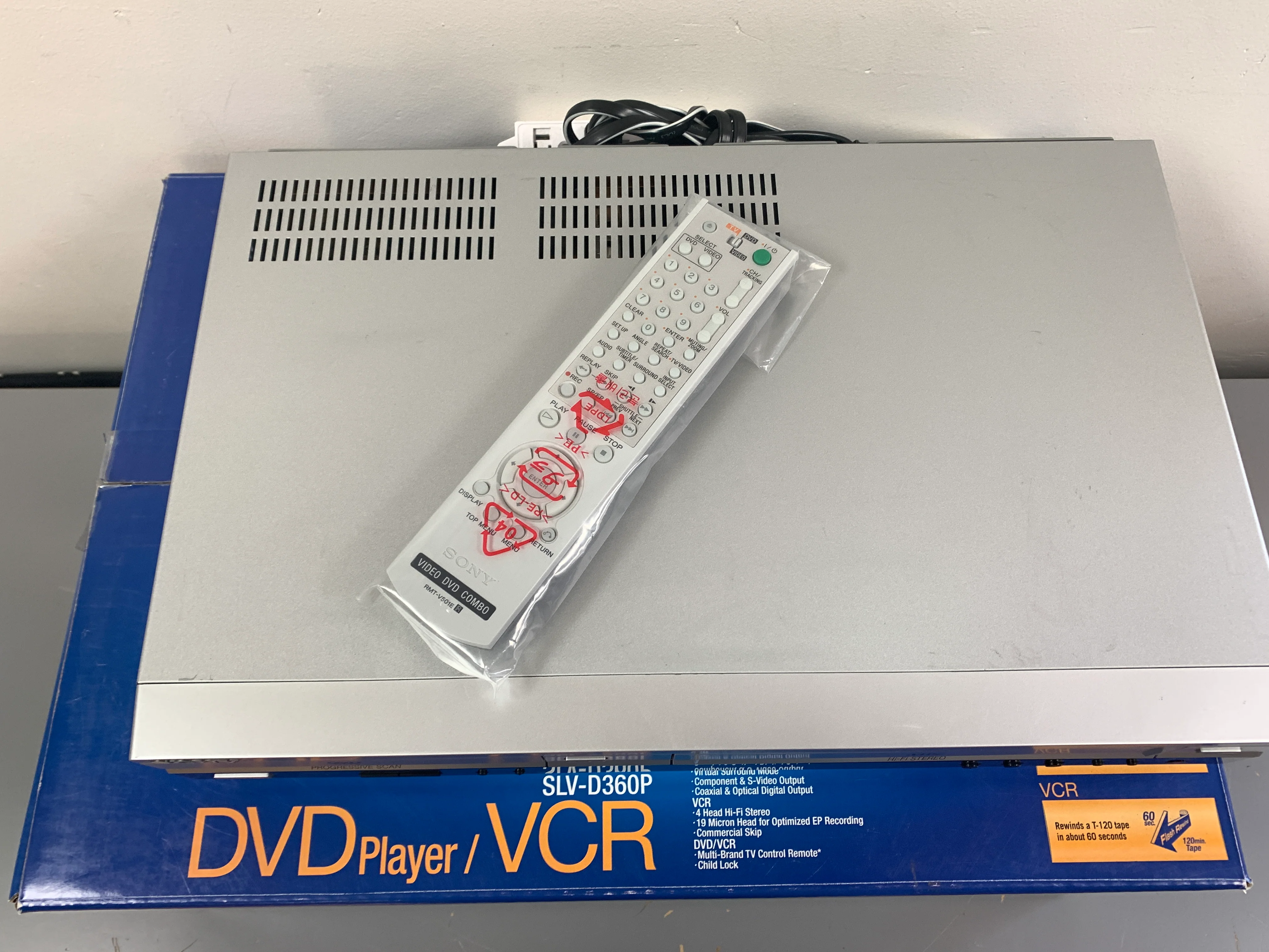 Sony SLV-D360P DVD/VHS Combo * Remote * Box - Image 6