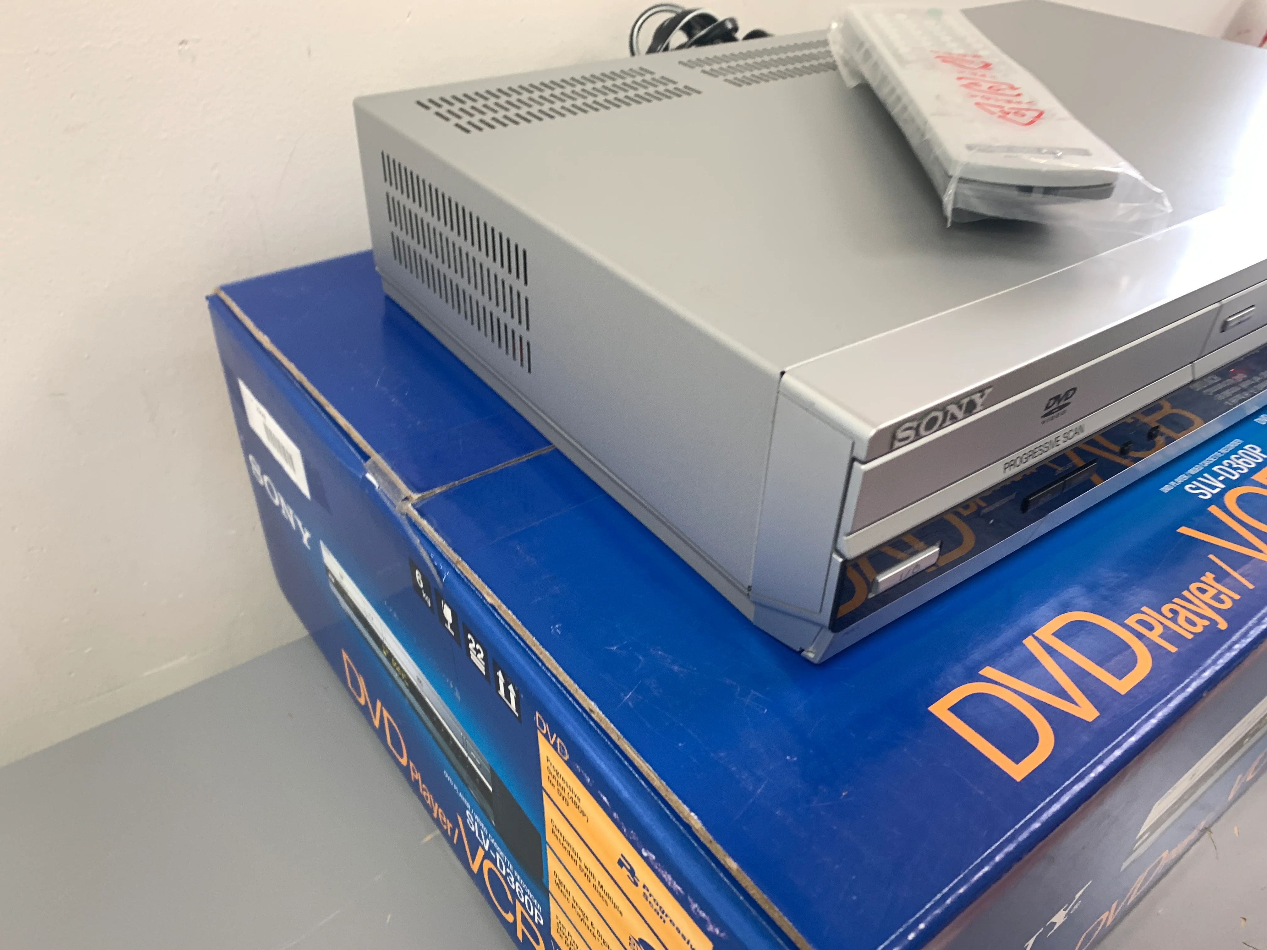 Sony SLV-D360P DVD/VHS Combo * Remote * Box - Image 8
