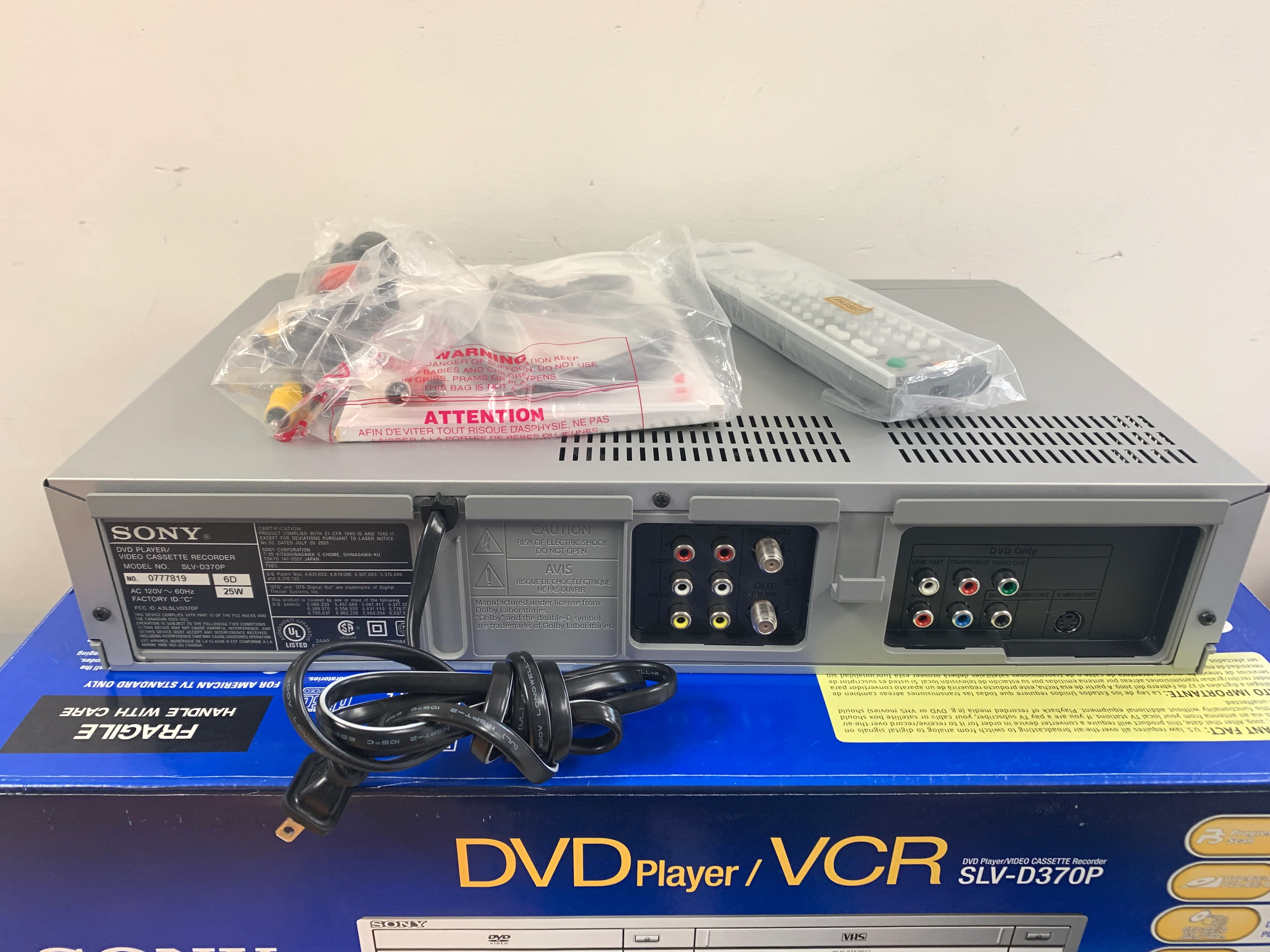 Sony SLV-D370P DVD/VHS Combo * New Open Box * Remote * Manual * Cables - Image 10