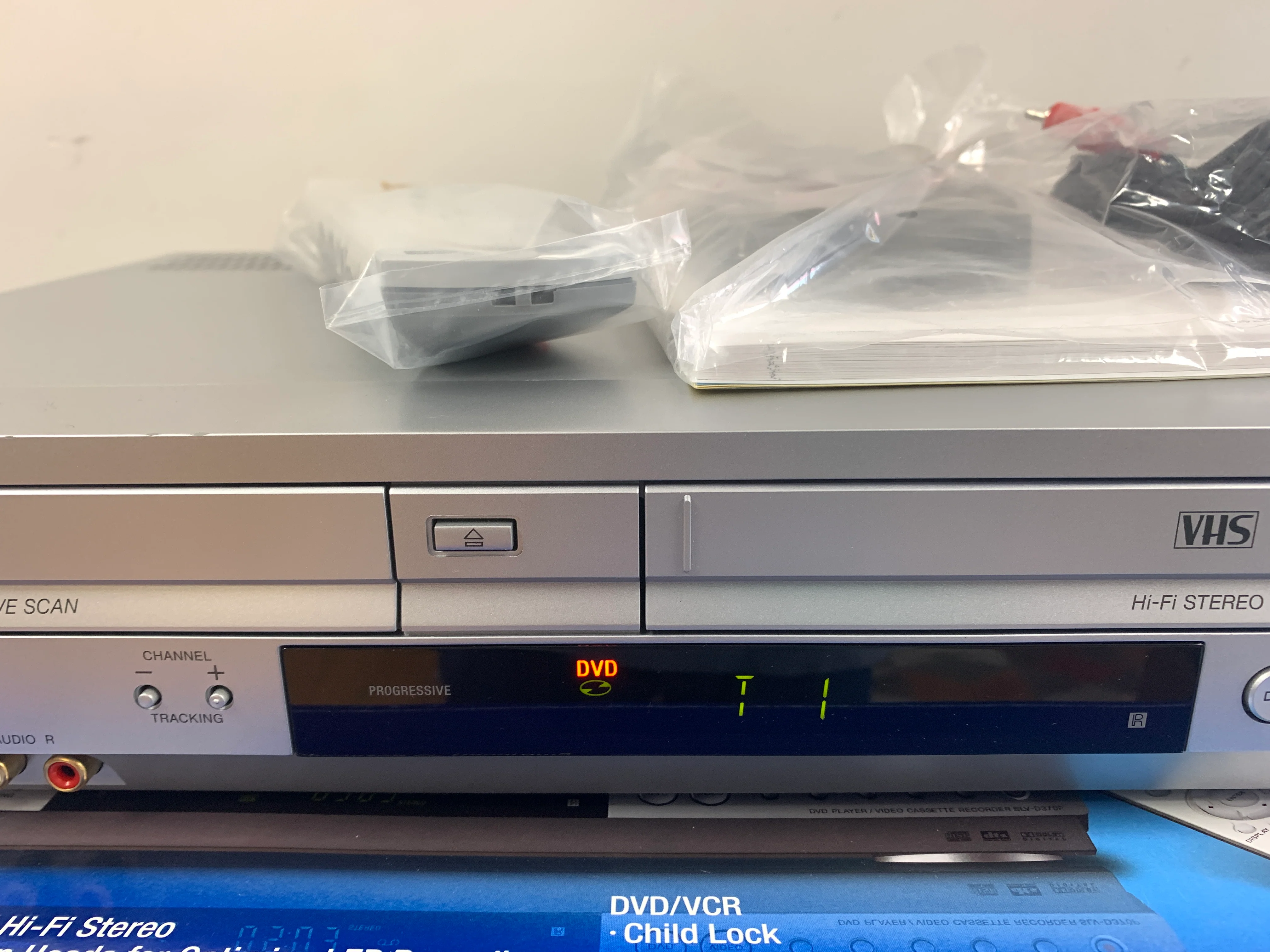 Sony SLV-D370P DVD/VHS Combo * New Open Box * Remote * Manual * Cables - Image 4