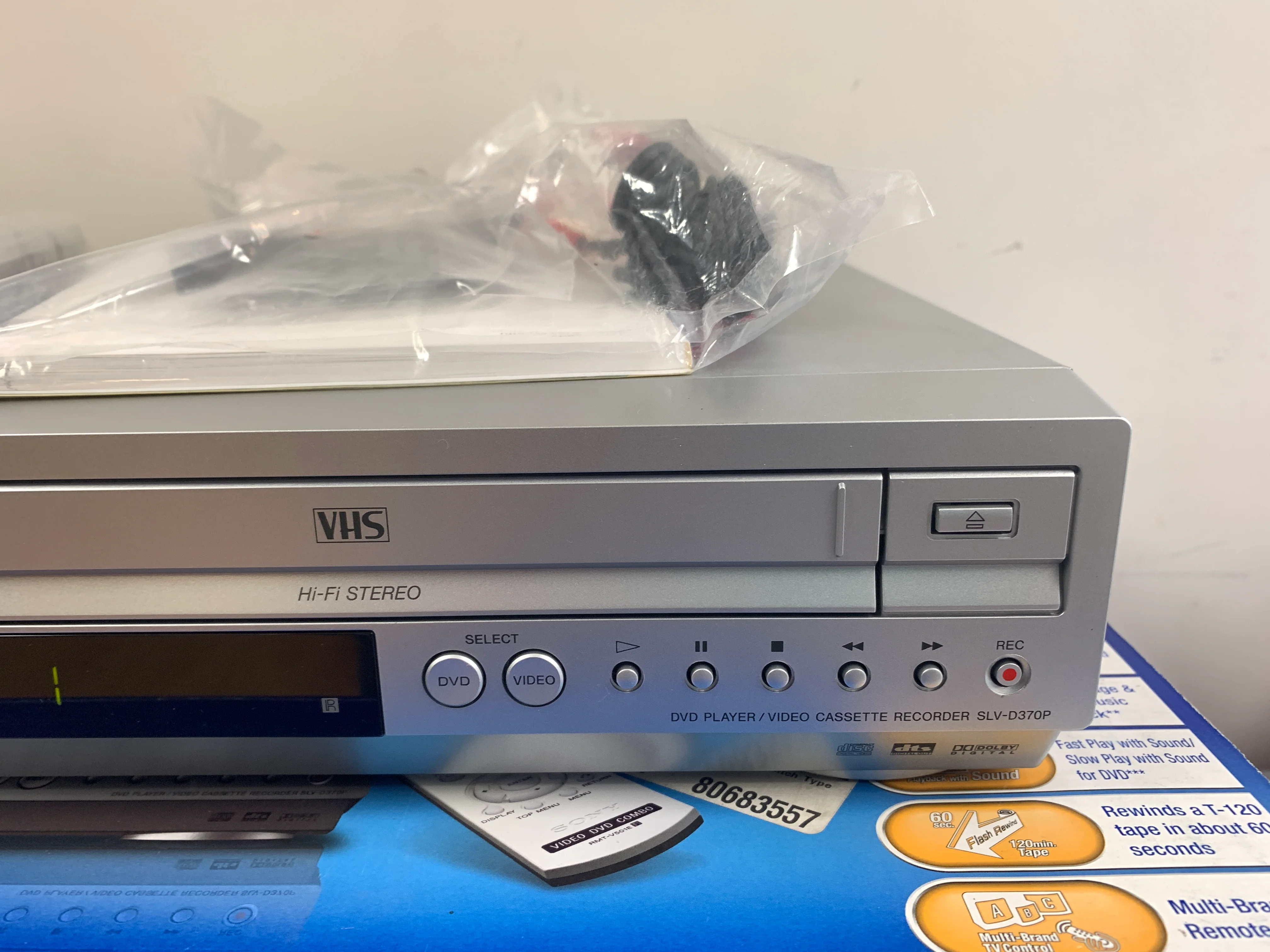 Sony SLV-D370P DVD/VHS Combo * New Open Box * Remote * Manual * Cables - Image 5