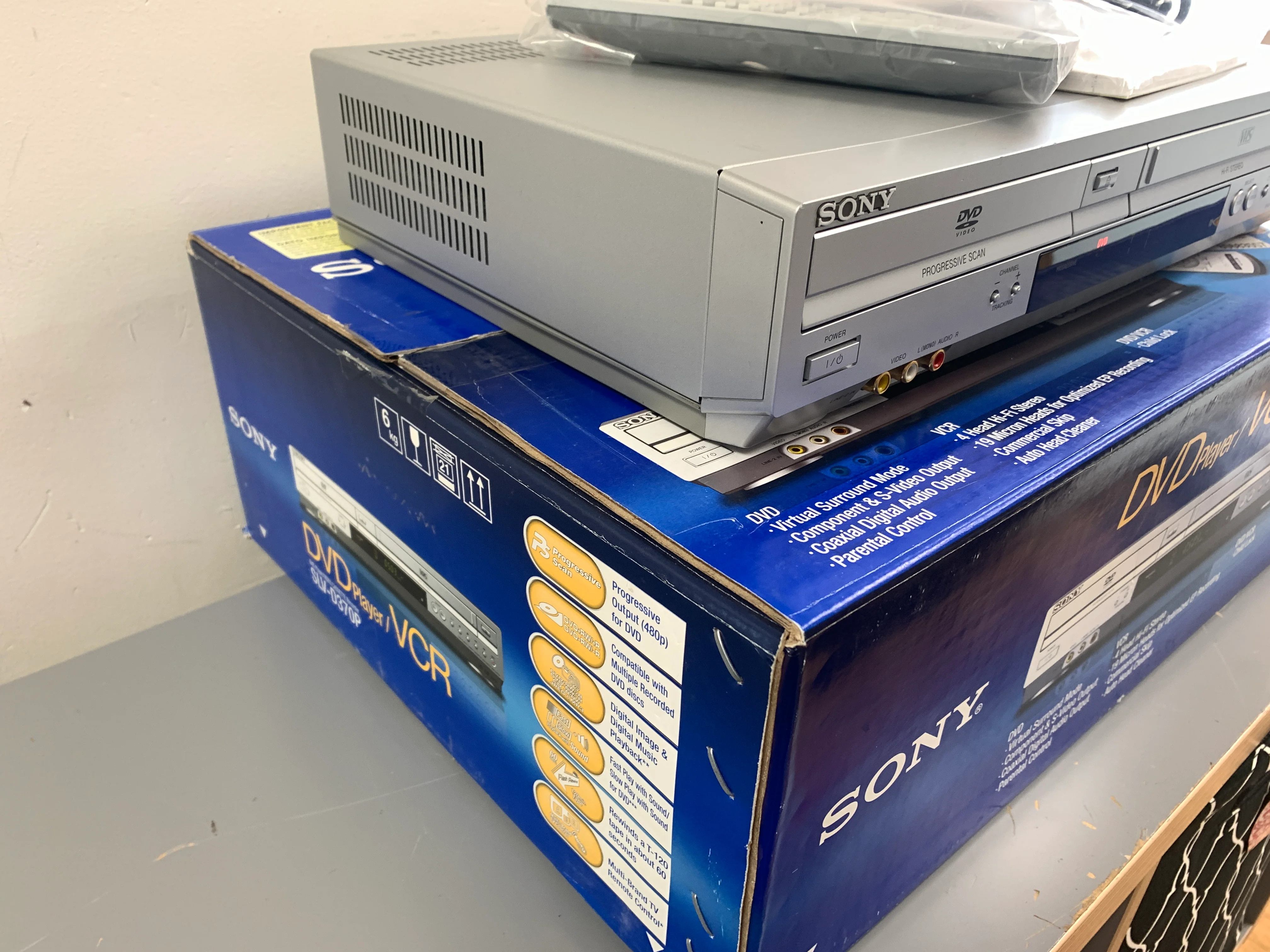 Sony SLV-D370P DVD/VHS Combo * New Open Box * Remote * Manual * Cables - Image 8
