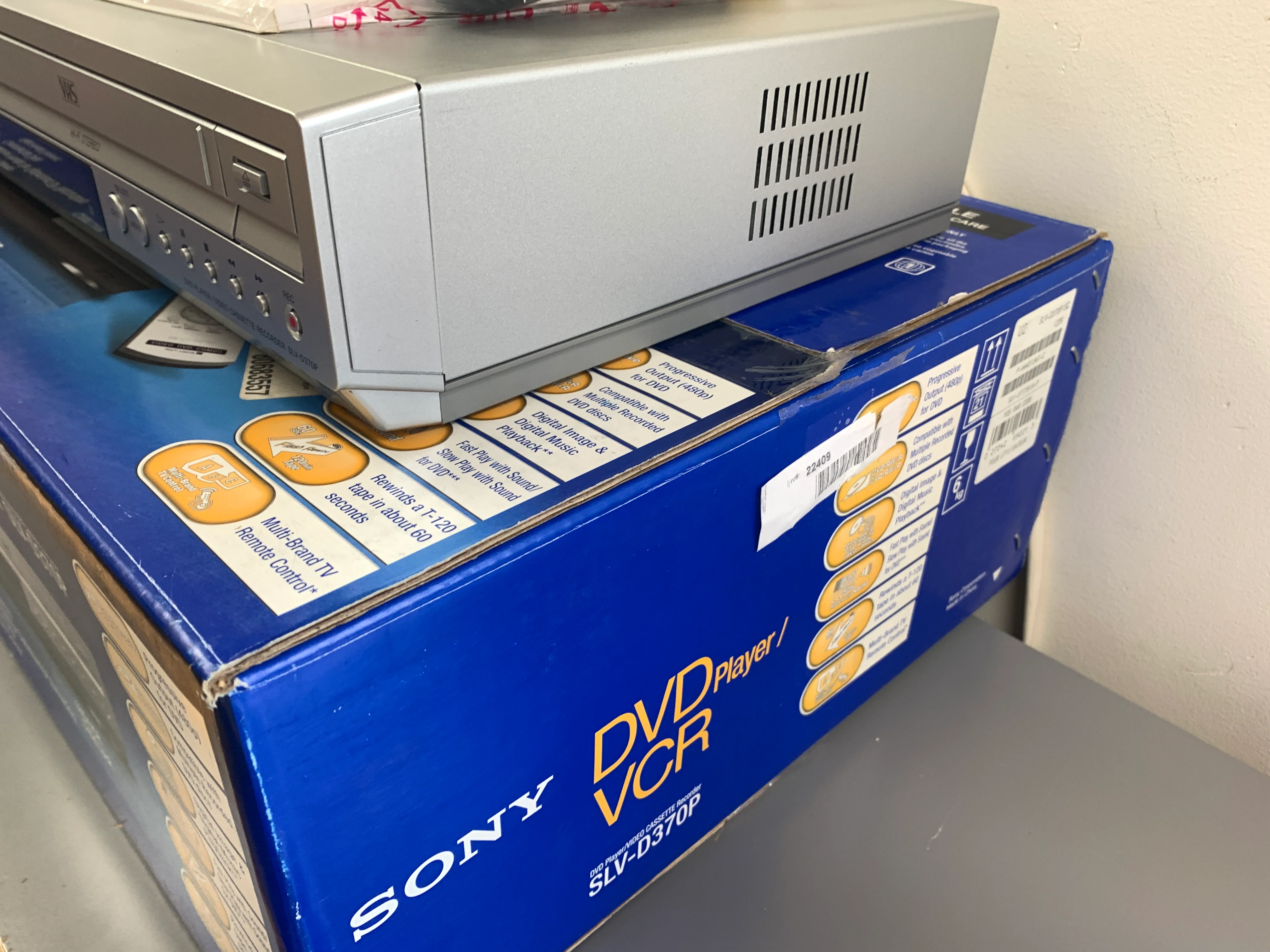 Sony SLV-D370P DVD/VHS Combo * New Open Box * Remote * Manual * Cables - Image 9
