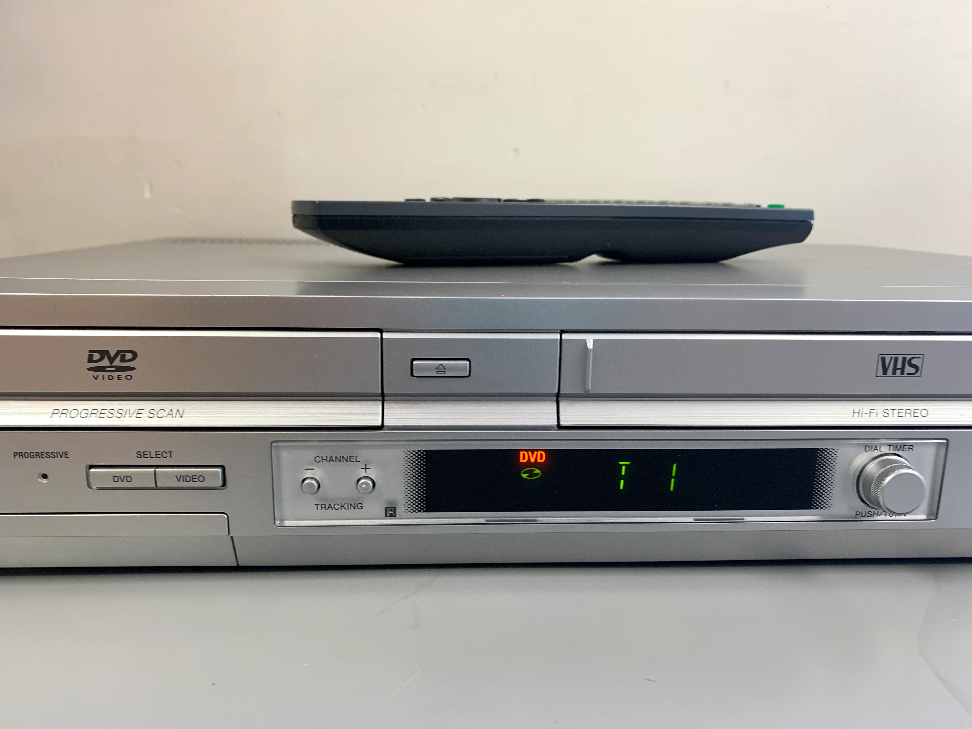 Sony SLV-D550P DVD Player Video Cassette Recorder * remote - Image 3