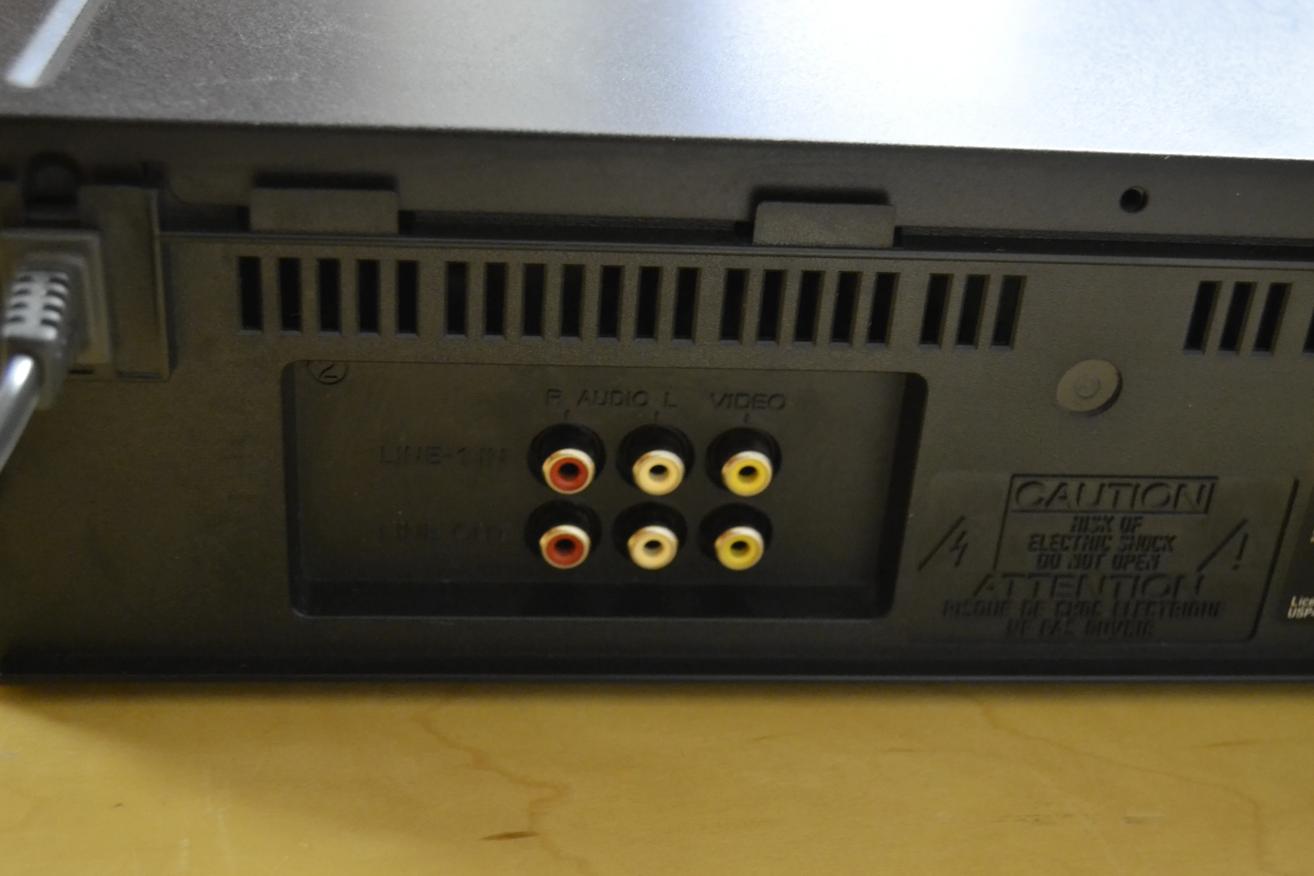 Sony SLV-N50 VCR Video Cassette Recorder VHS - Image 10