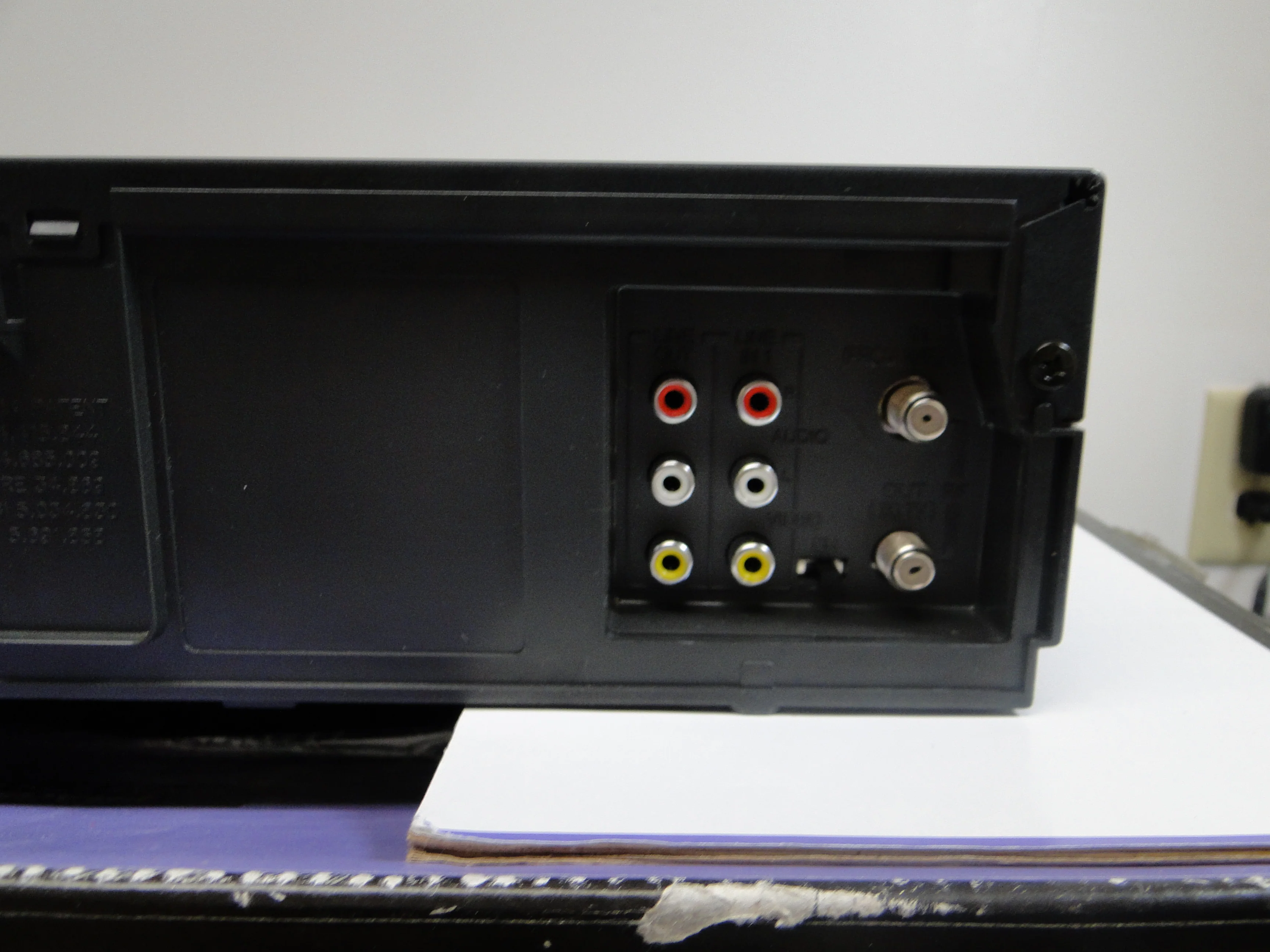 Sony SLV-N51 Video Cassette Recorder * Remote Control - Image 12