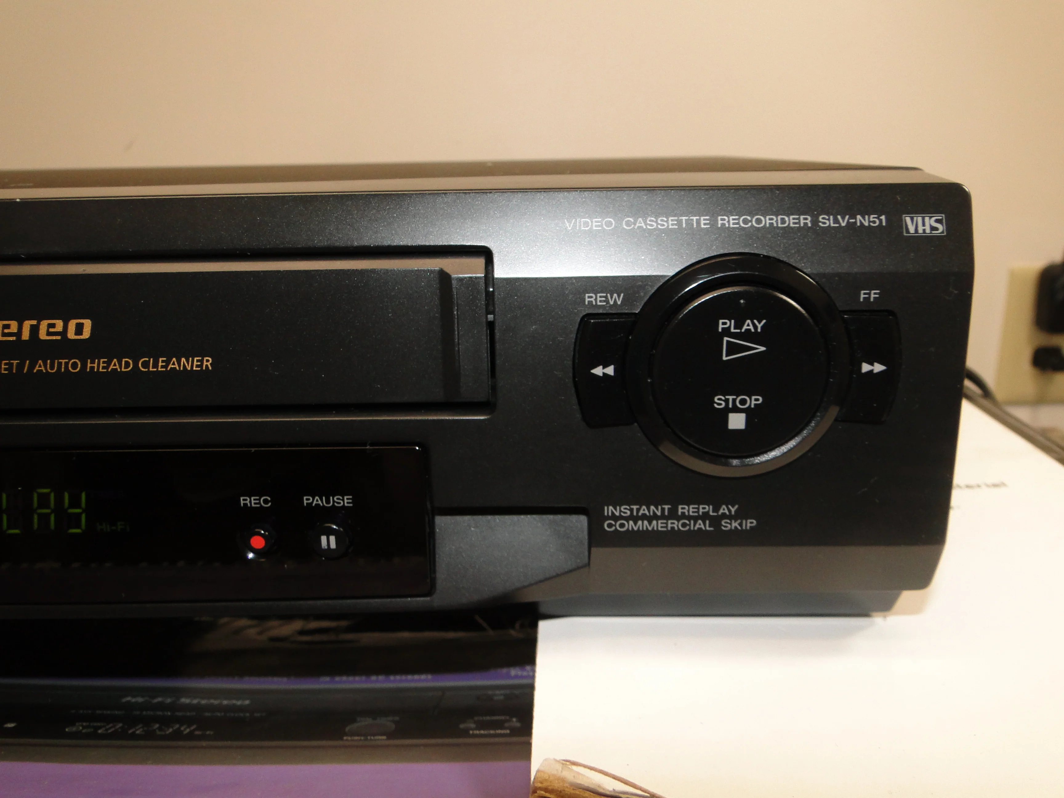 Sony SLV-N51 Video Cassette Recorder * Remote Control - Image 4