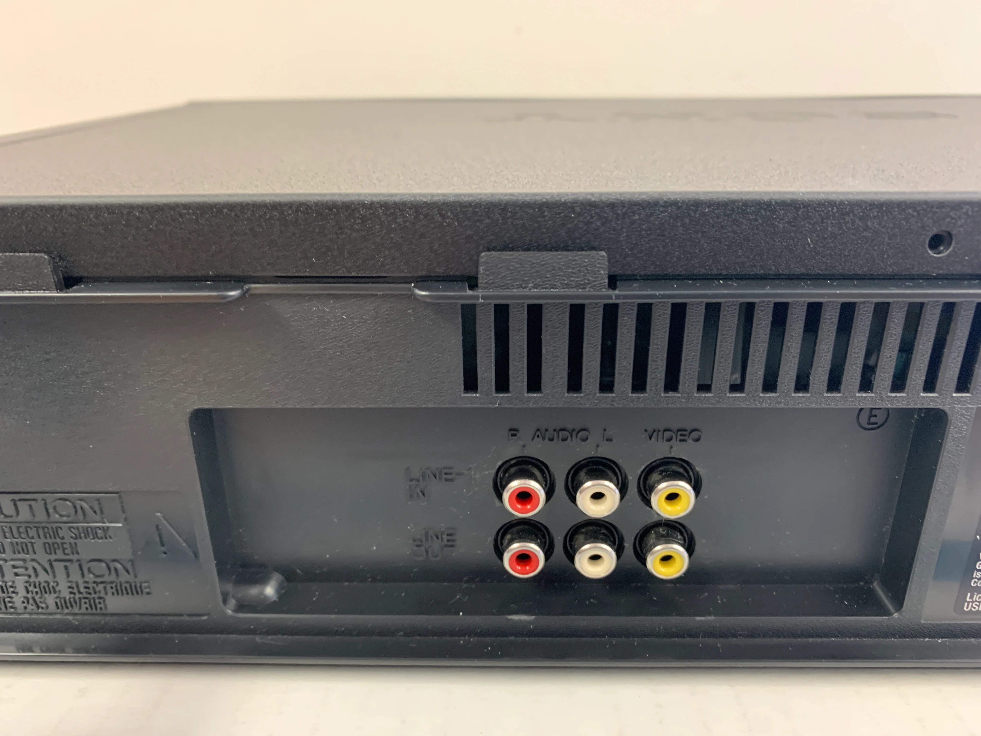 Sony SLV-N71 Video cassette Recorder * Box * Manual * remote * cables - Image 12